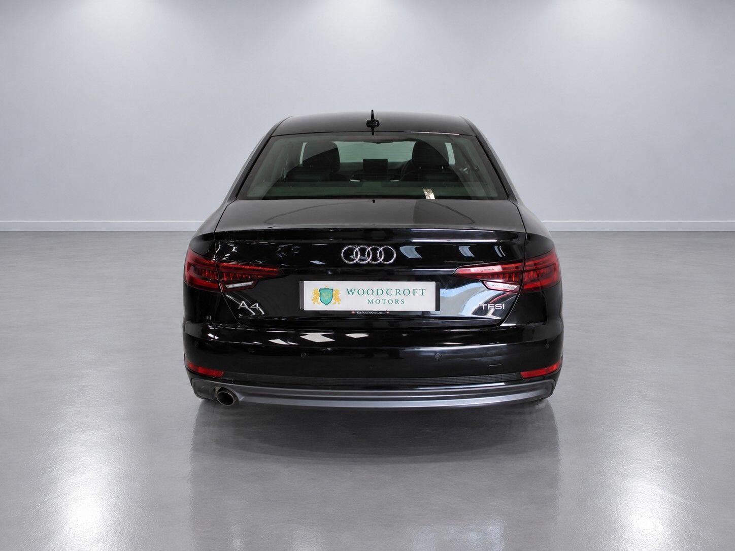 Audi A4 view 14