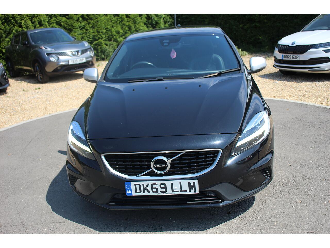 Volvo V40 view 3