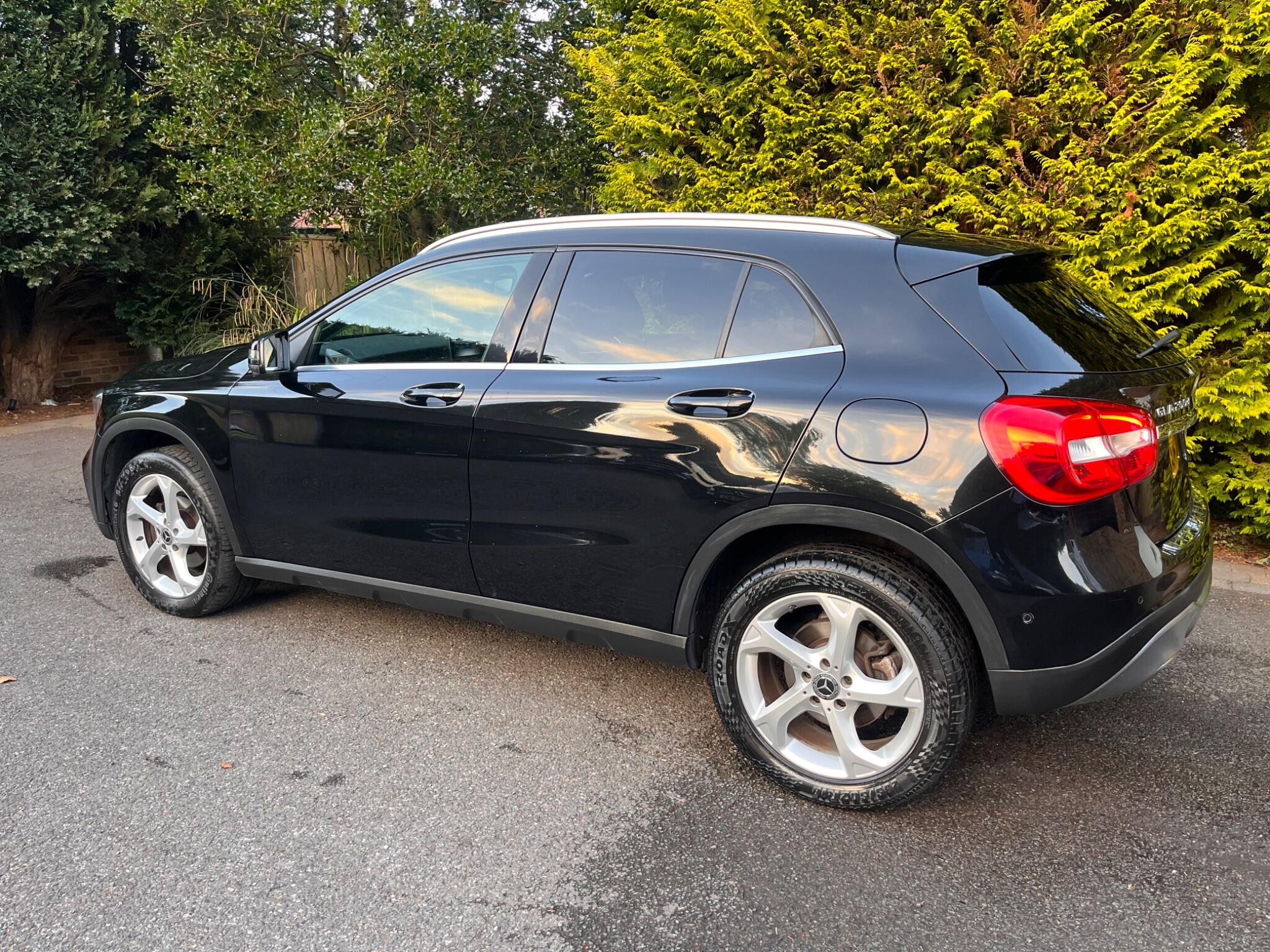 Mercedes-Benz Gla view 10
