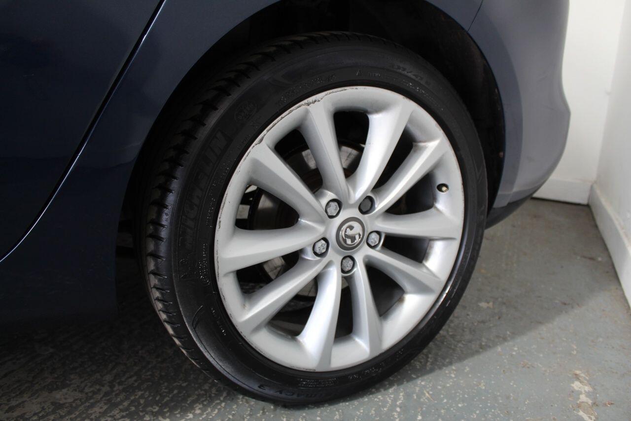 Vauxhall Zafira Tourer view 57