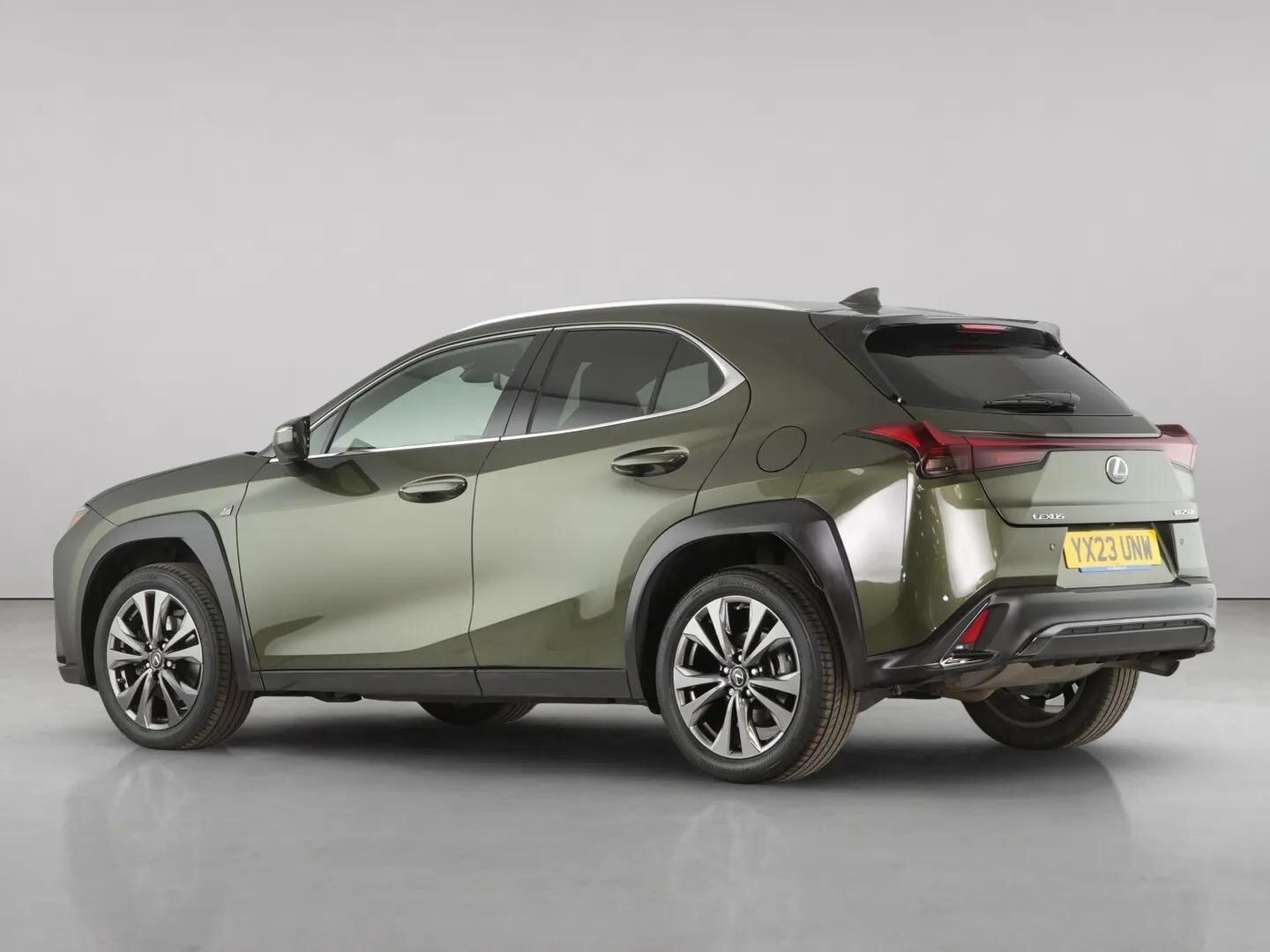Lexus Ux view 9