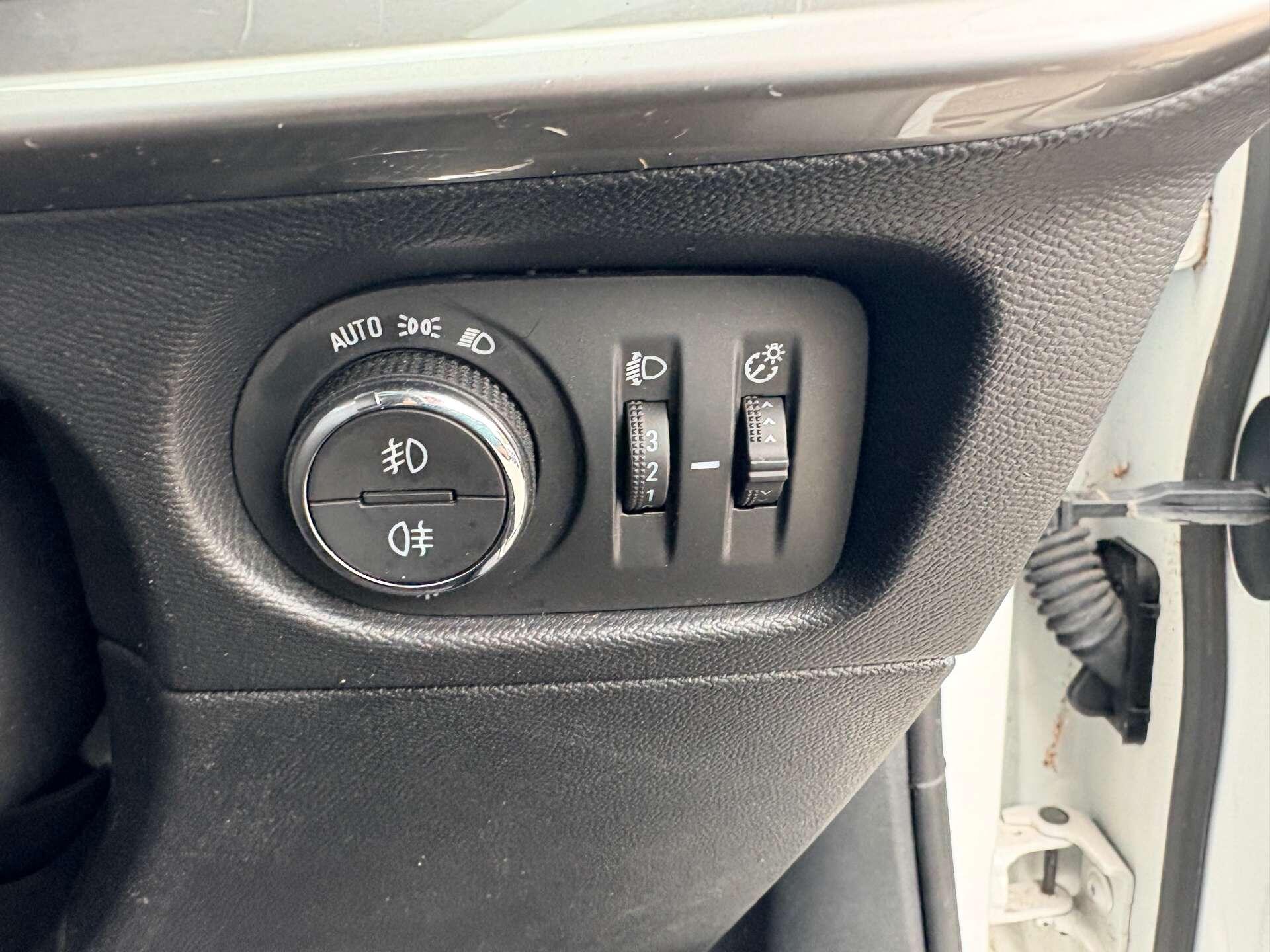 Vauxhall Mokka view 23