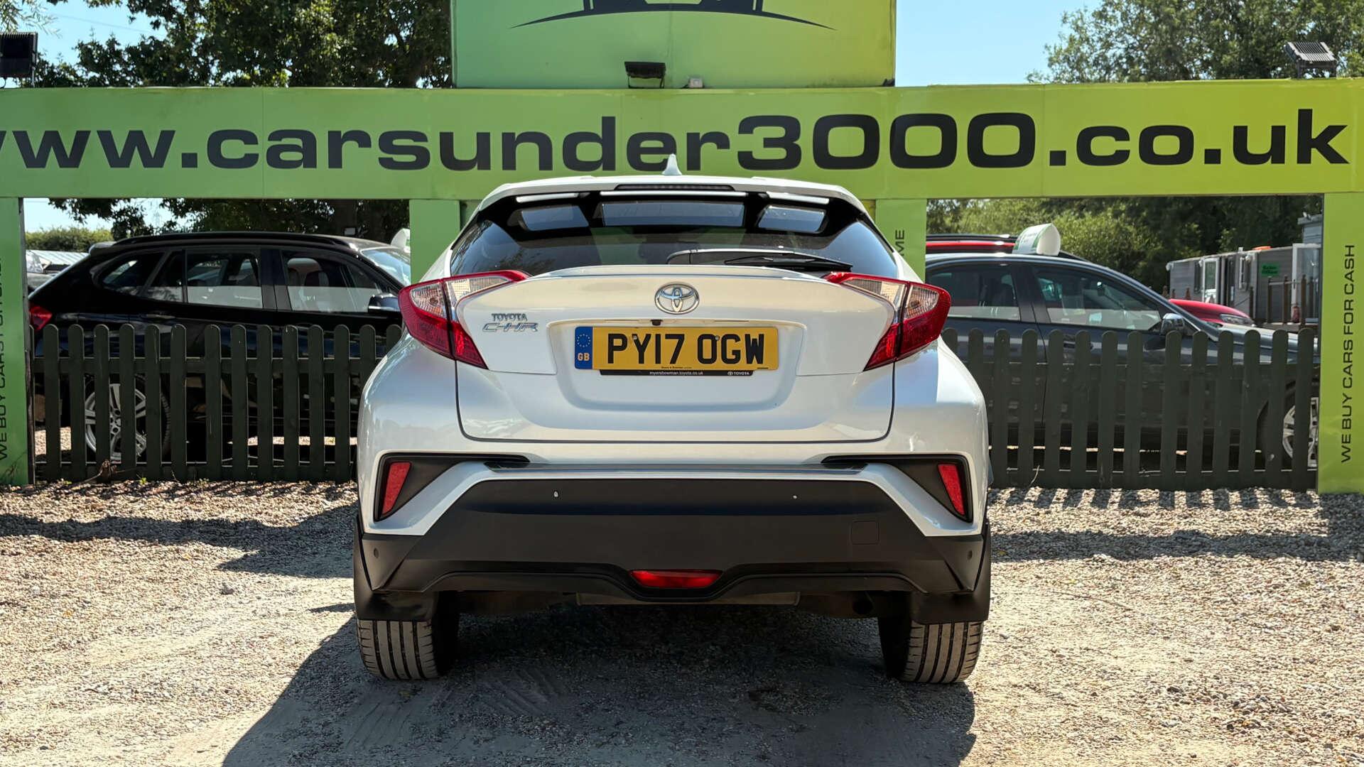 Toyota C-HR view 5
