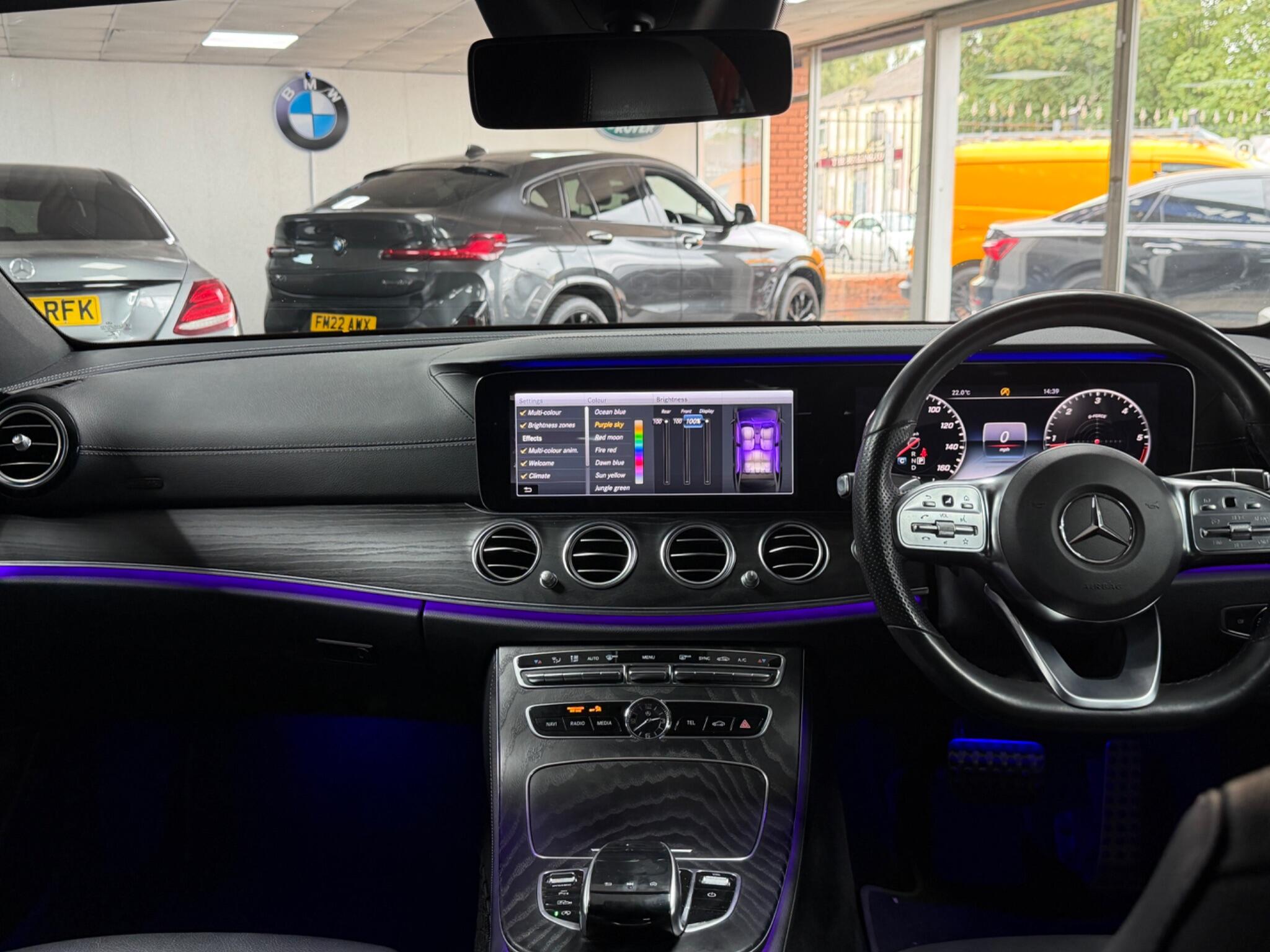 Mercedes-Benz E Class view 38