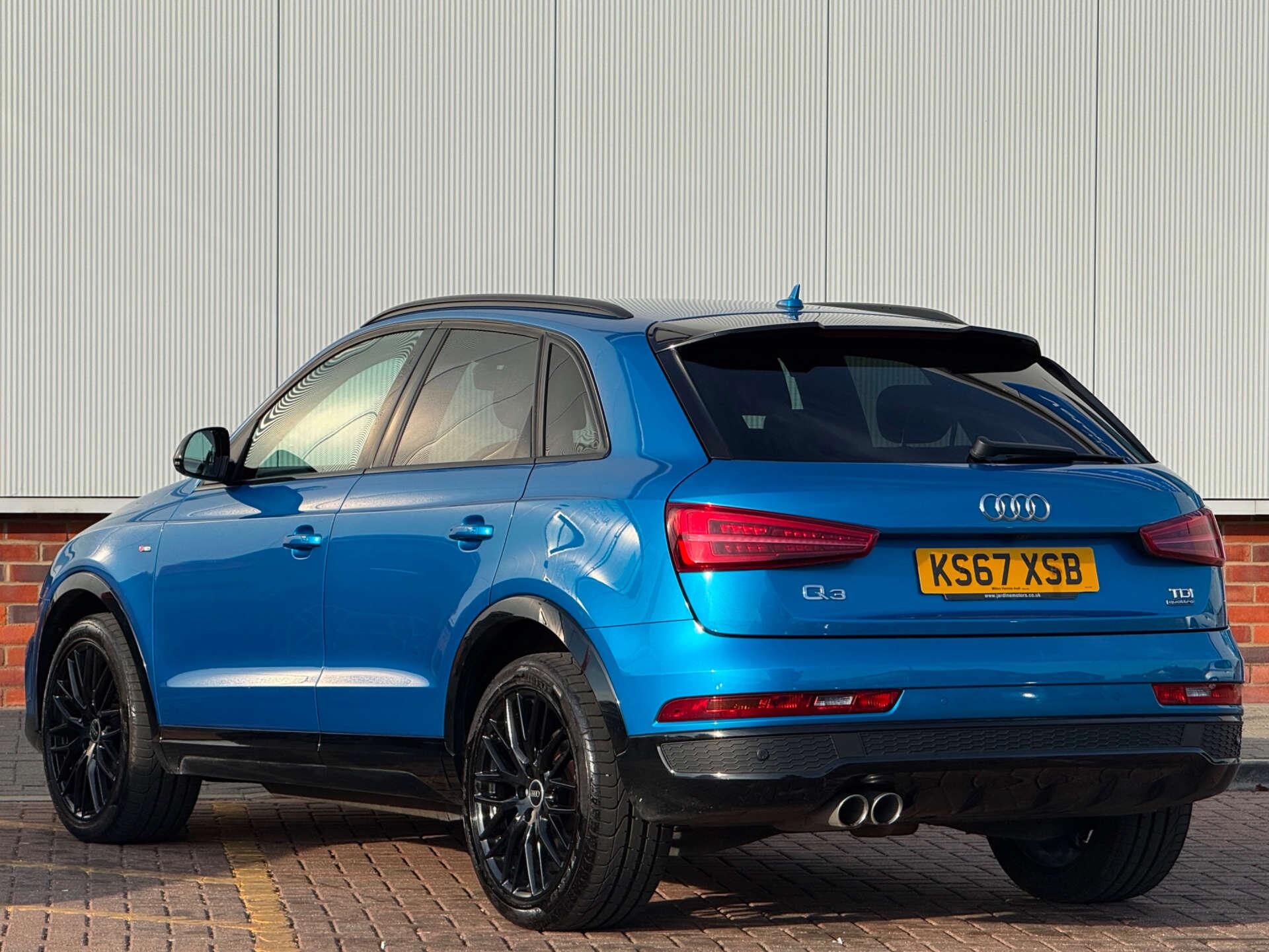 Audi Q3 view 4