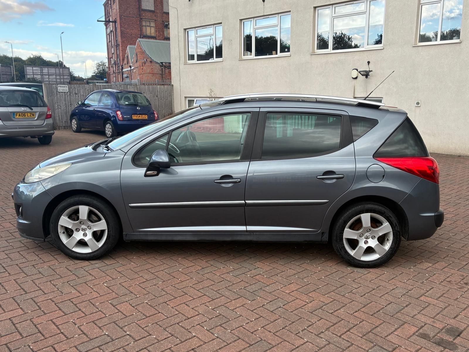 Peugeot 207 view 11