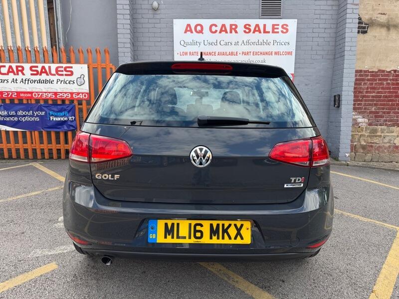 Volkswagen Golf view 6