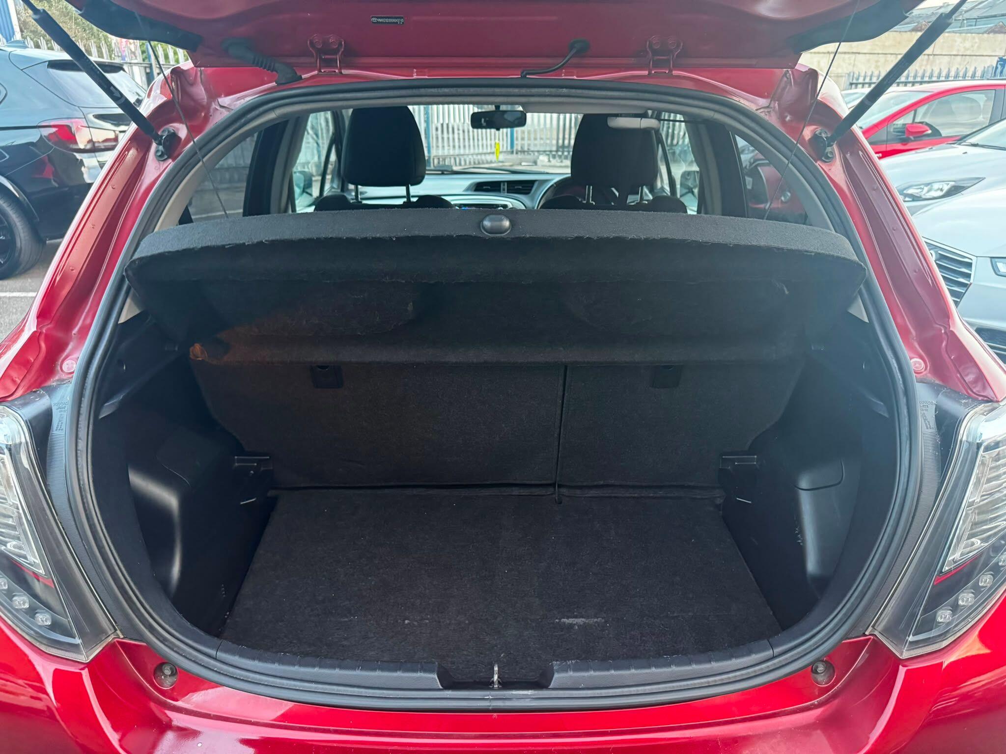 Toyota Yaris view 38