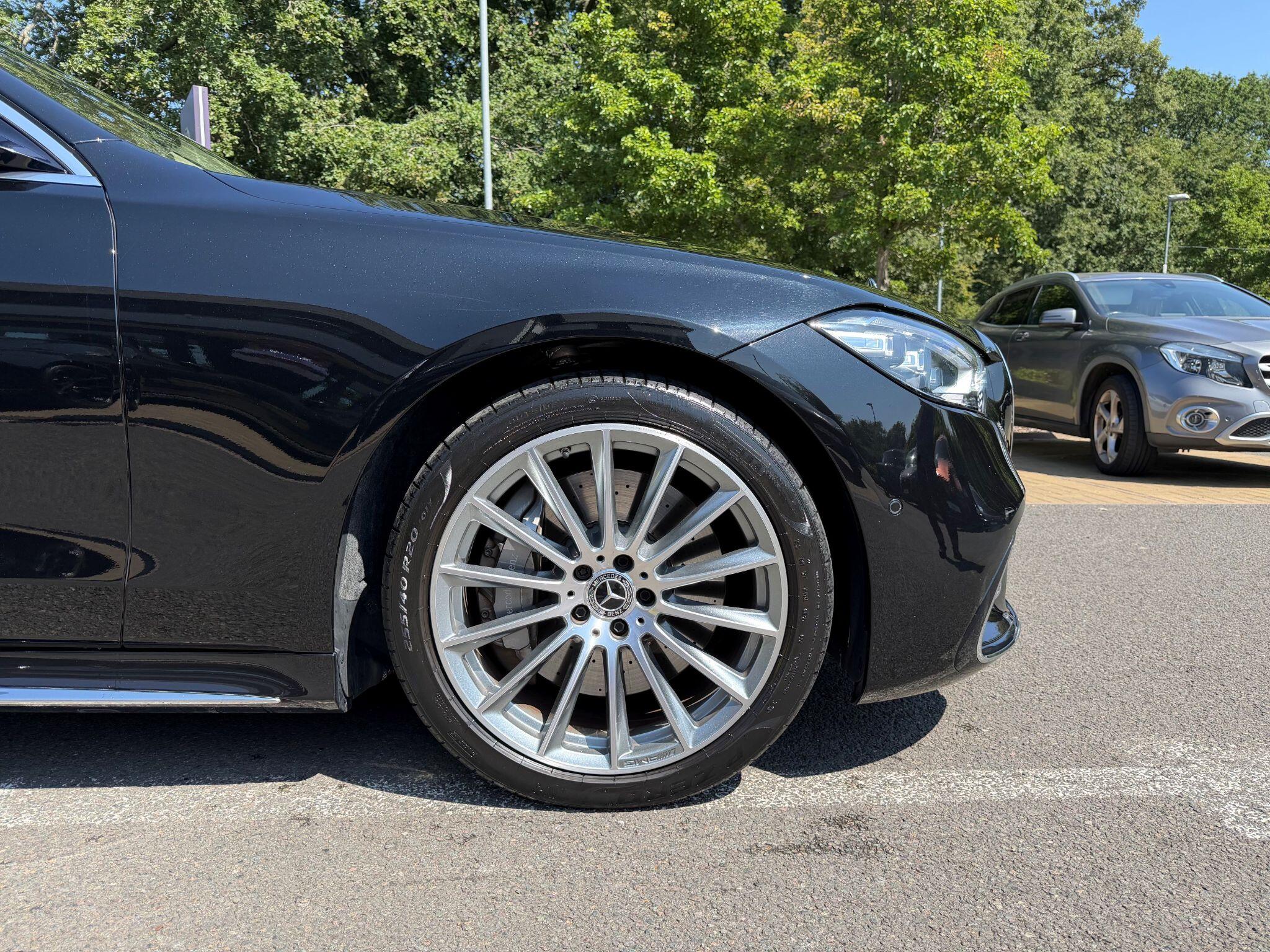 Mercedes-Benz S Class view 24
