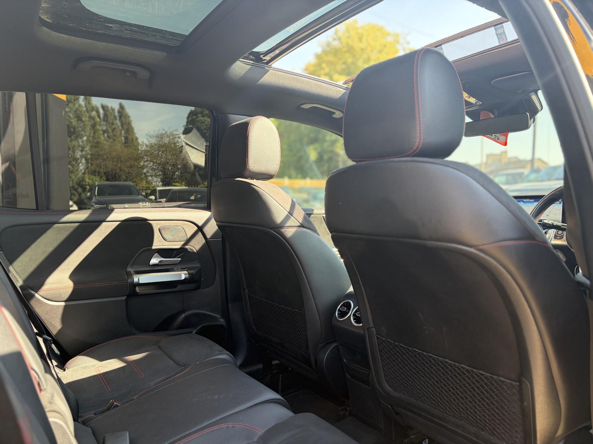 Mercedes-Benz GLB view 23