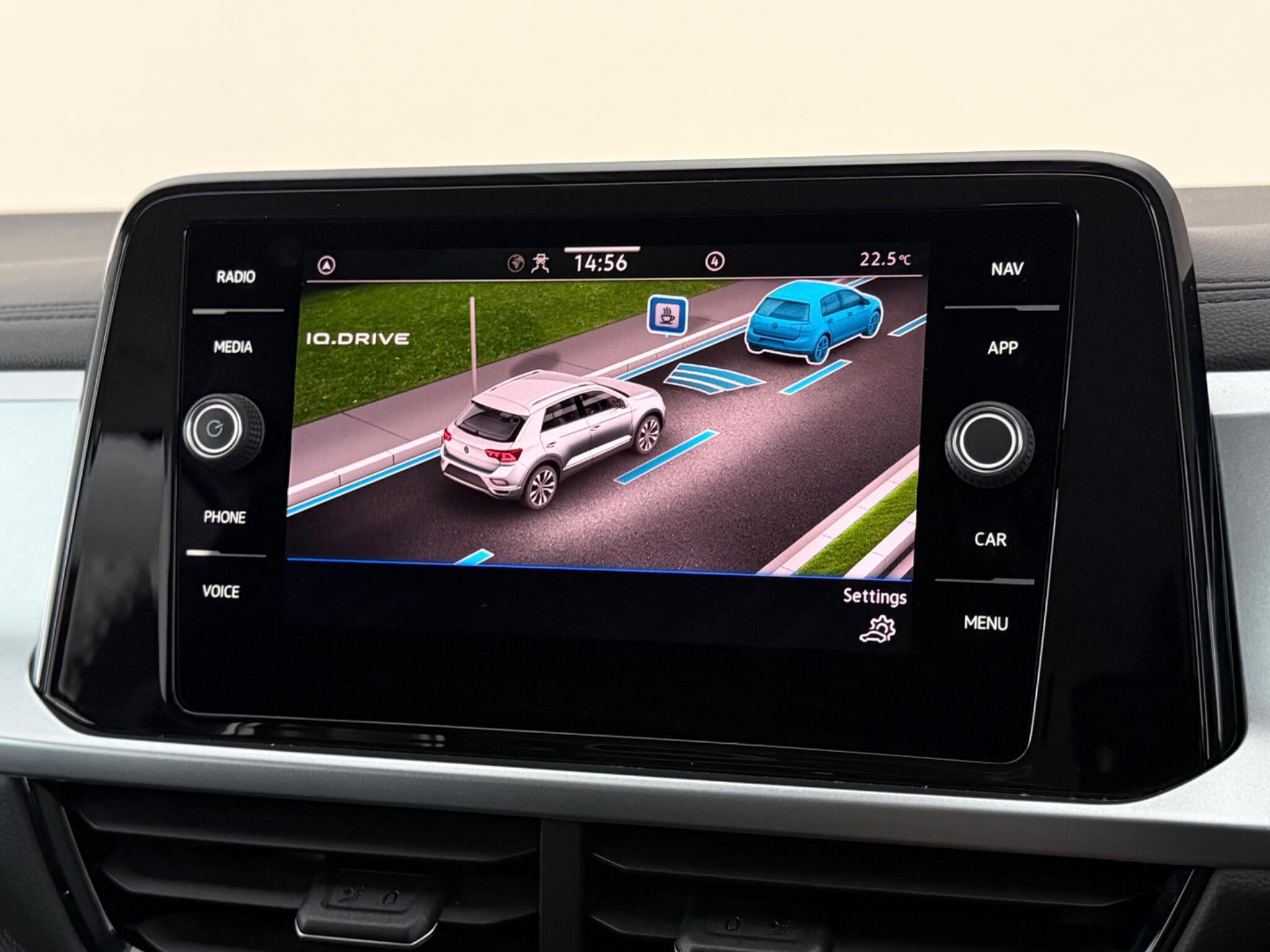 Volkswagen T-Roc view 31