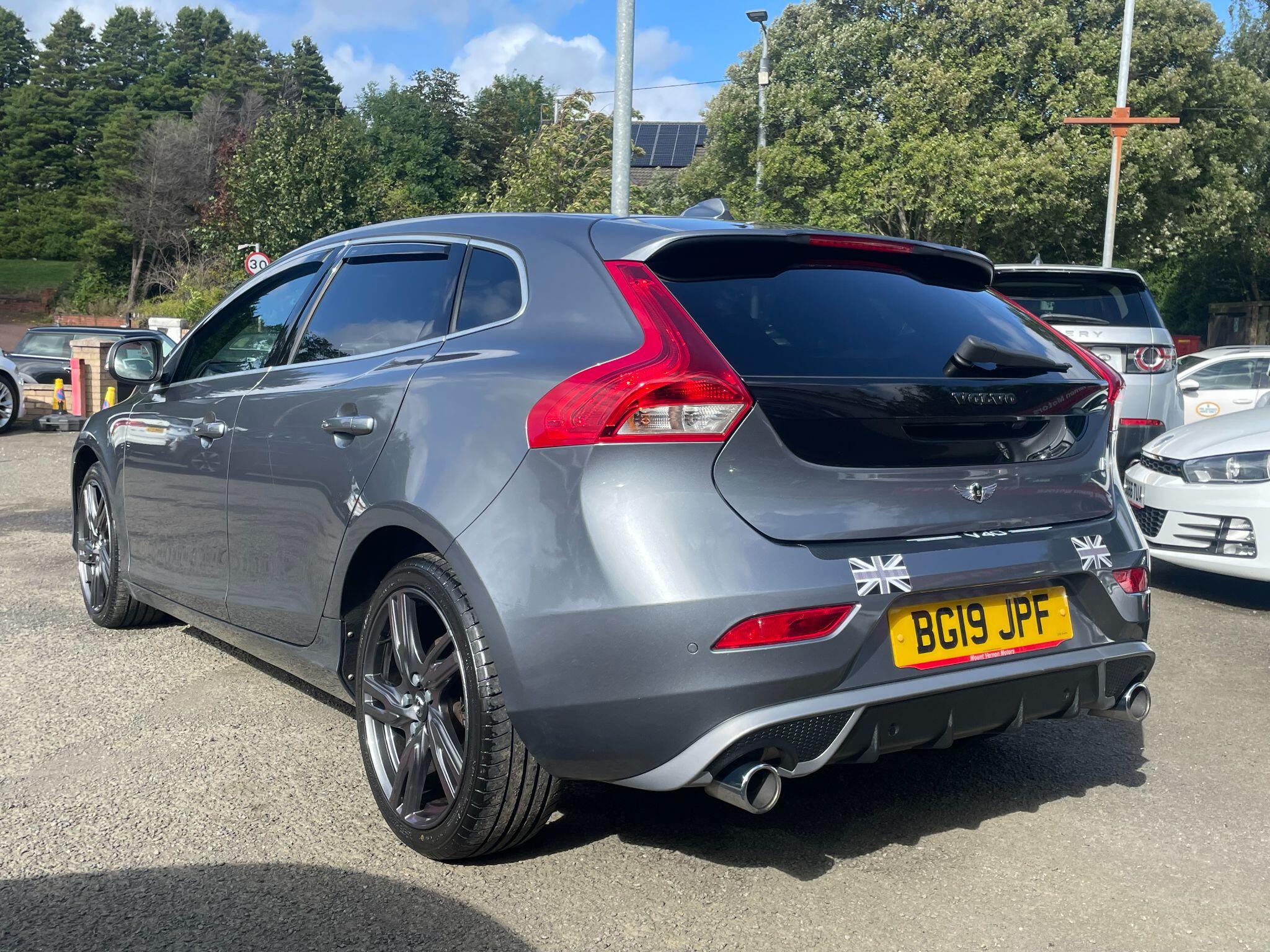Volvo V40 view 11
