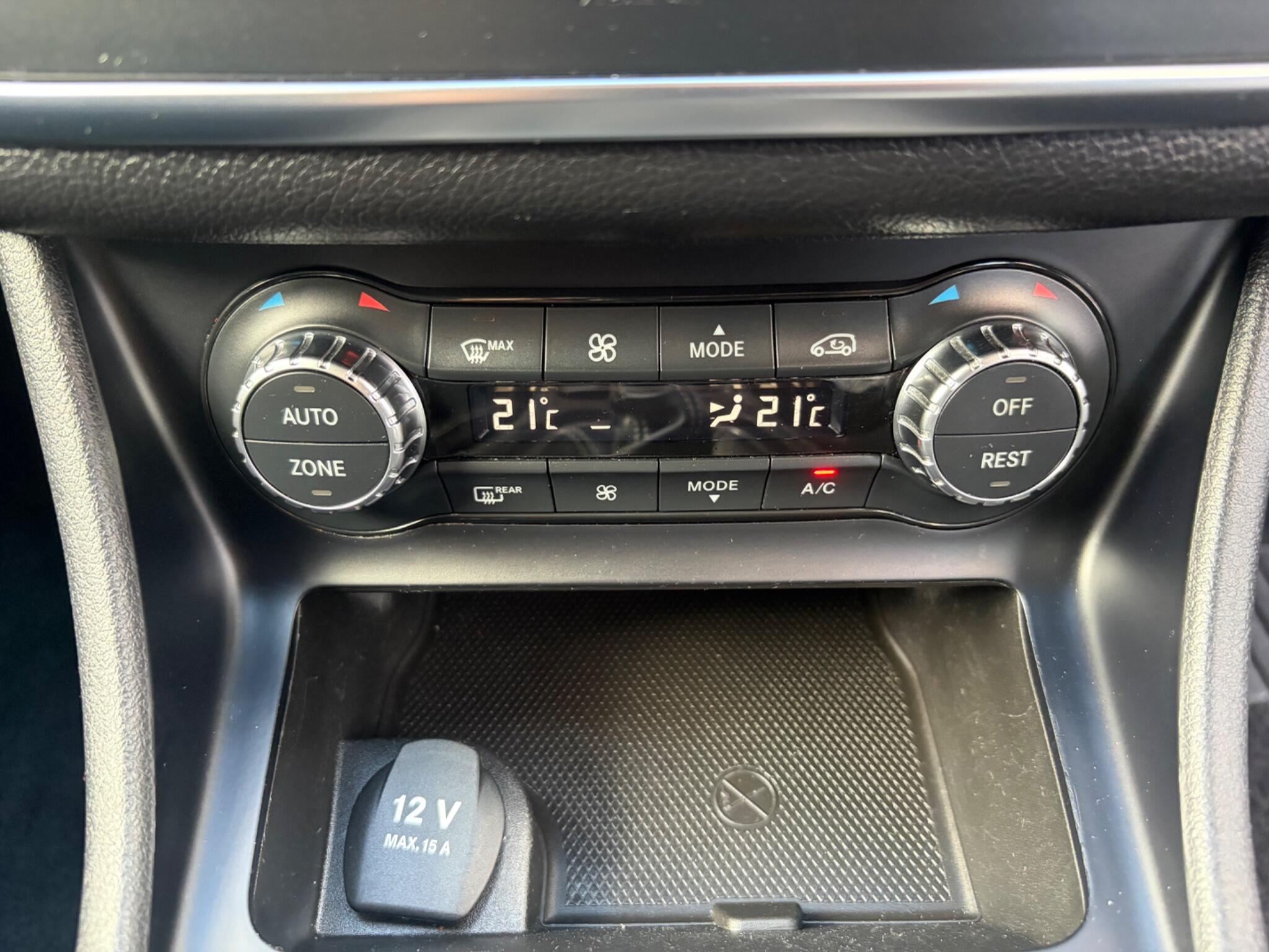 Mercedes-Benz Cla view 50