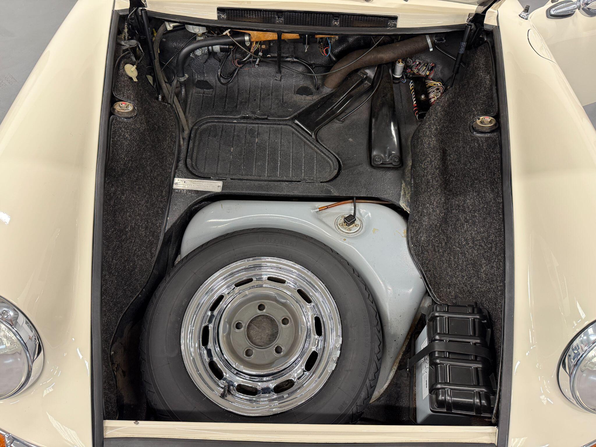 Porsche 911 view 59