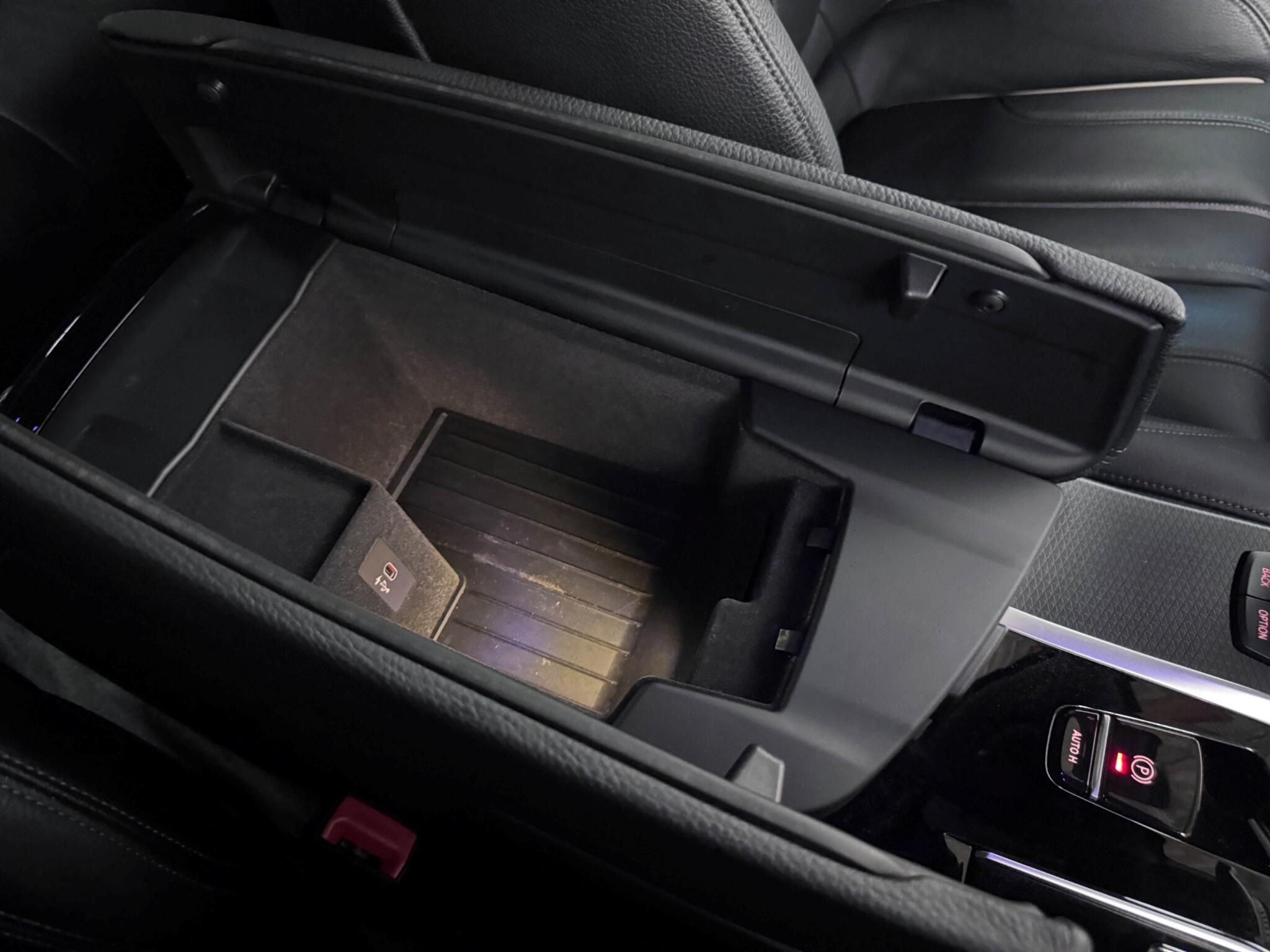 BMW 5 Series view 35
