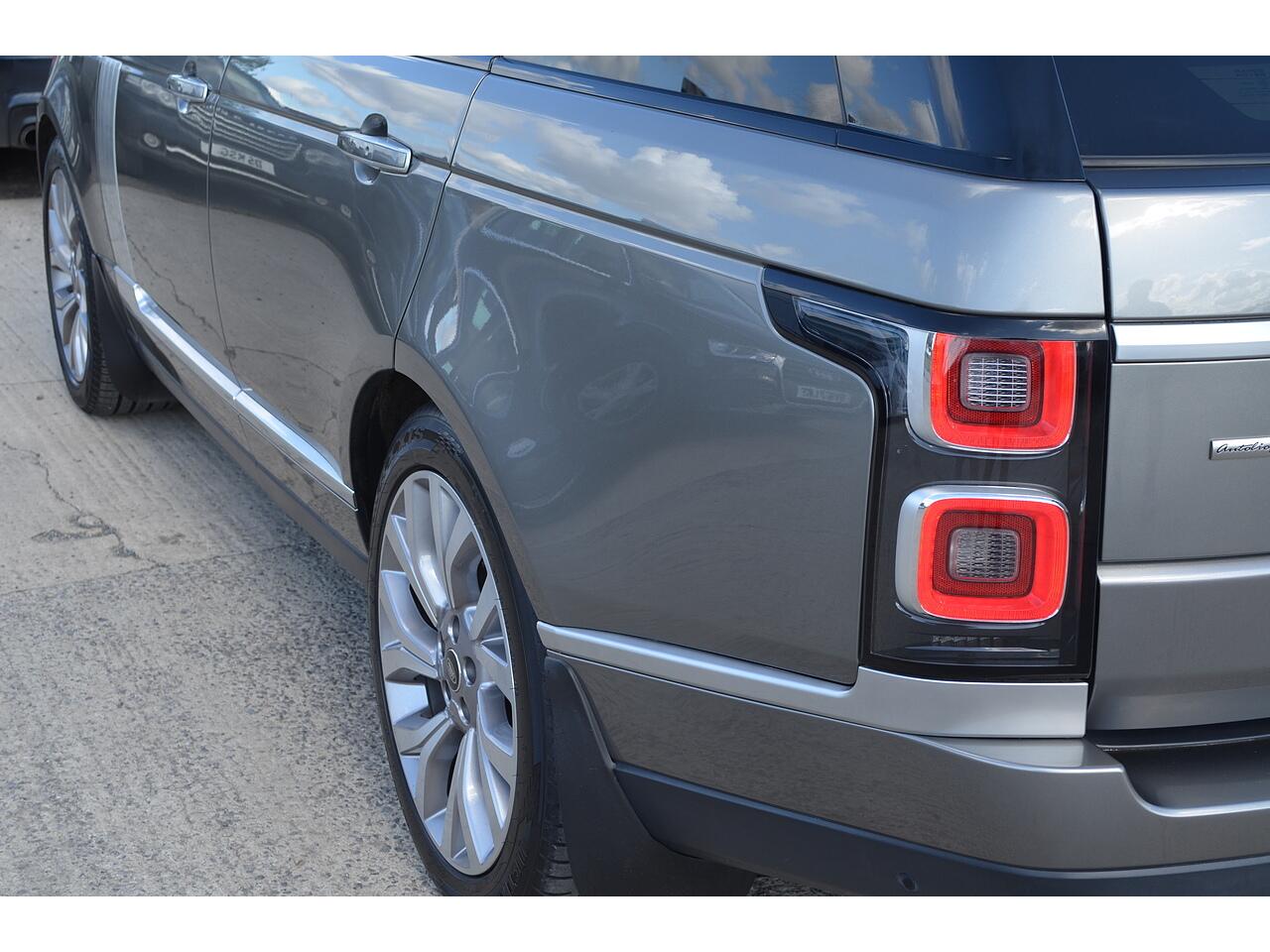 Land Rover Range Rover view 37