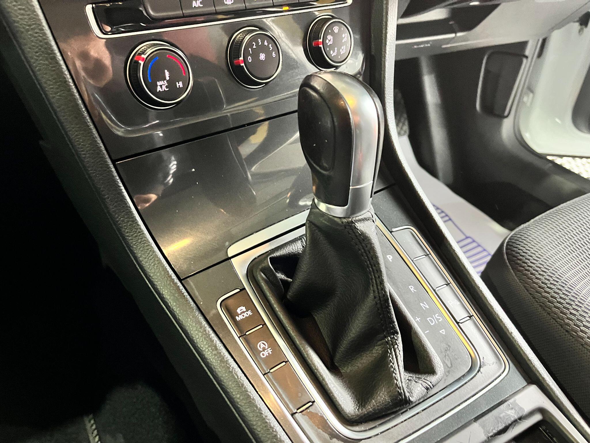 Volkswagen Golf view 45