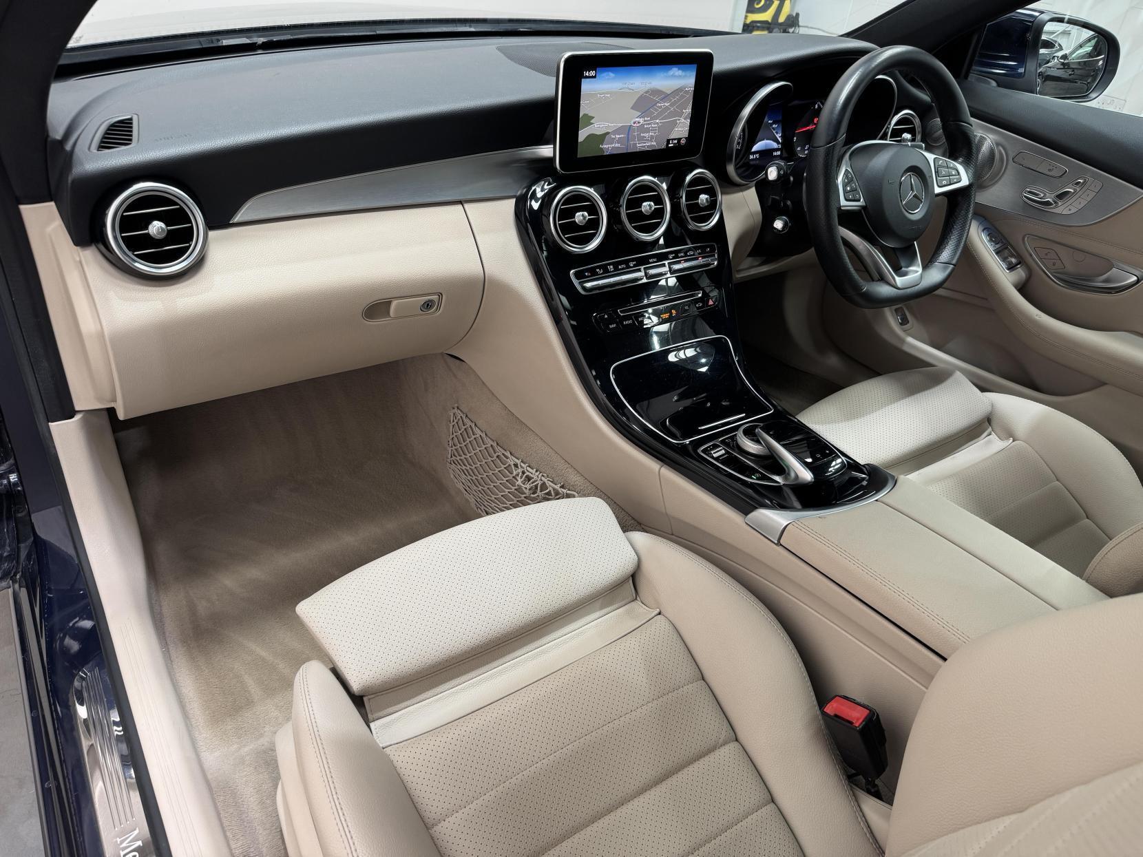 Mercedes-Benz C Class view 54