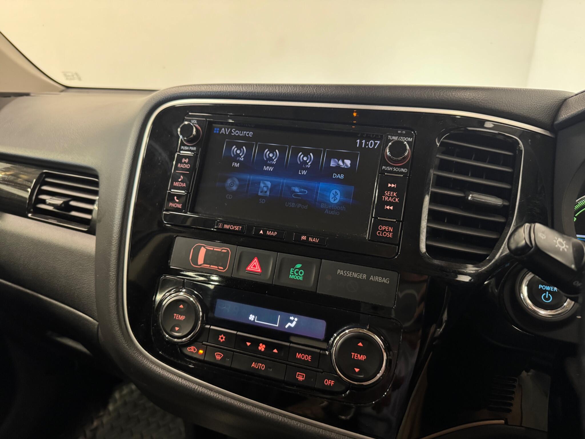 Mitsubishi Outlander view 20