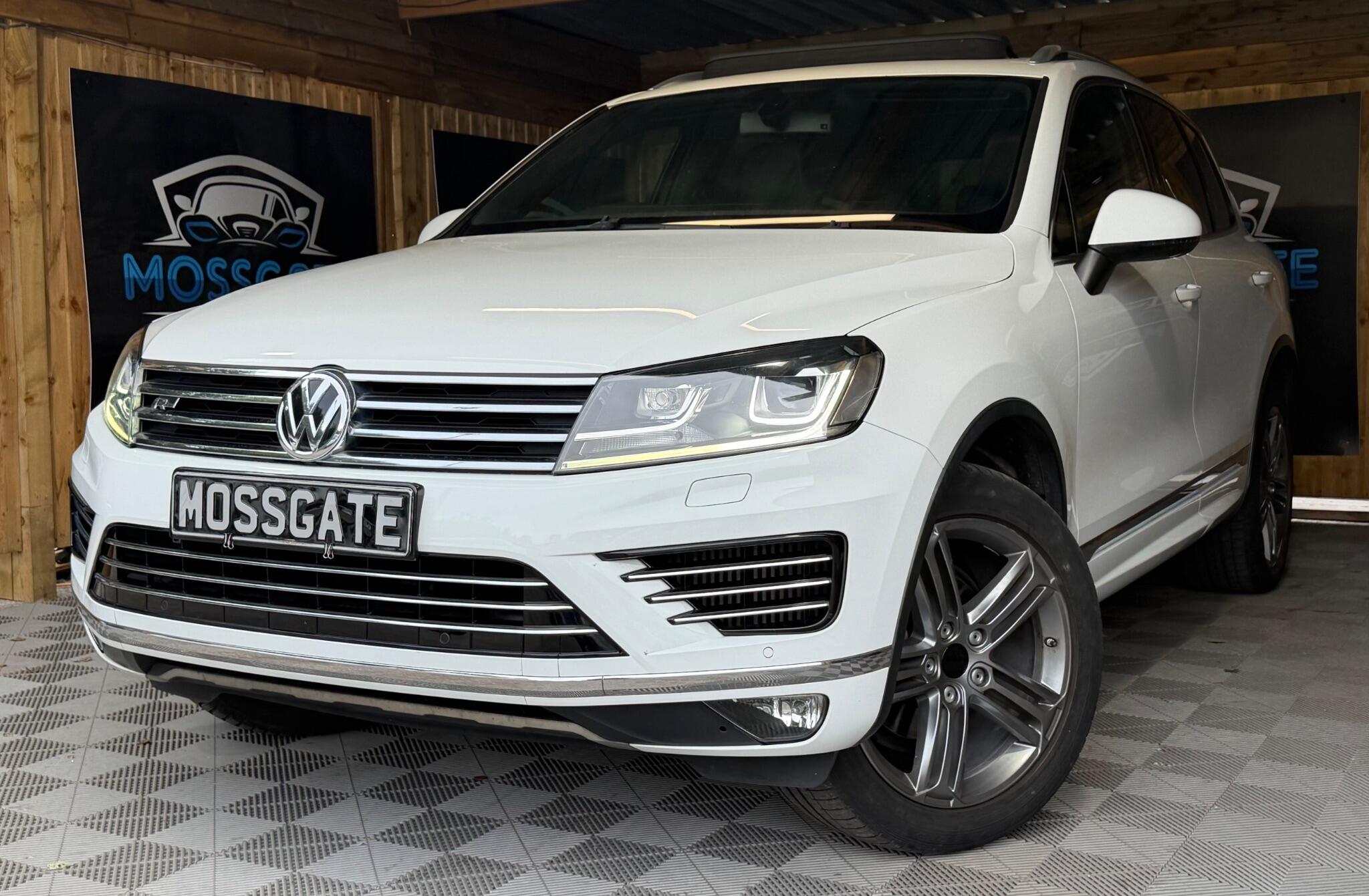 Volkswagen Touareg view 7