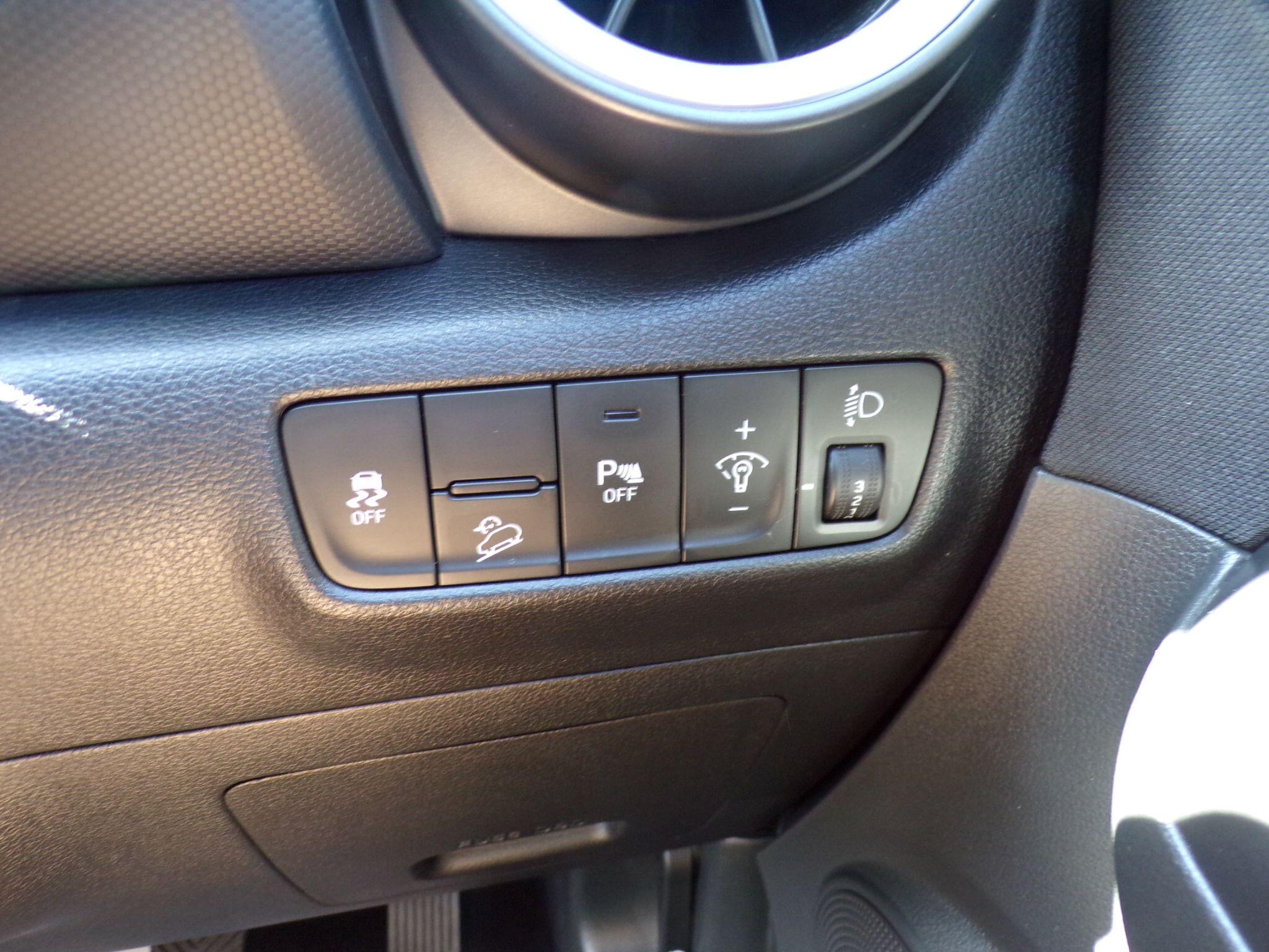Hyundai Kona view 25