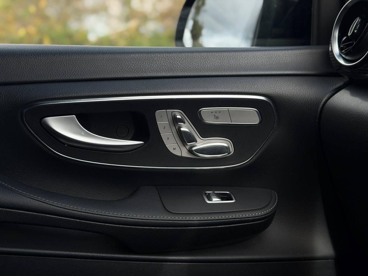 Mercedes-Benz Eqv view 44