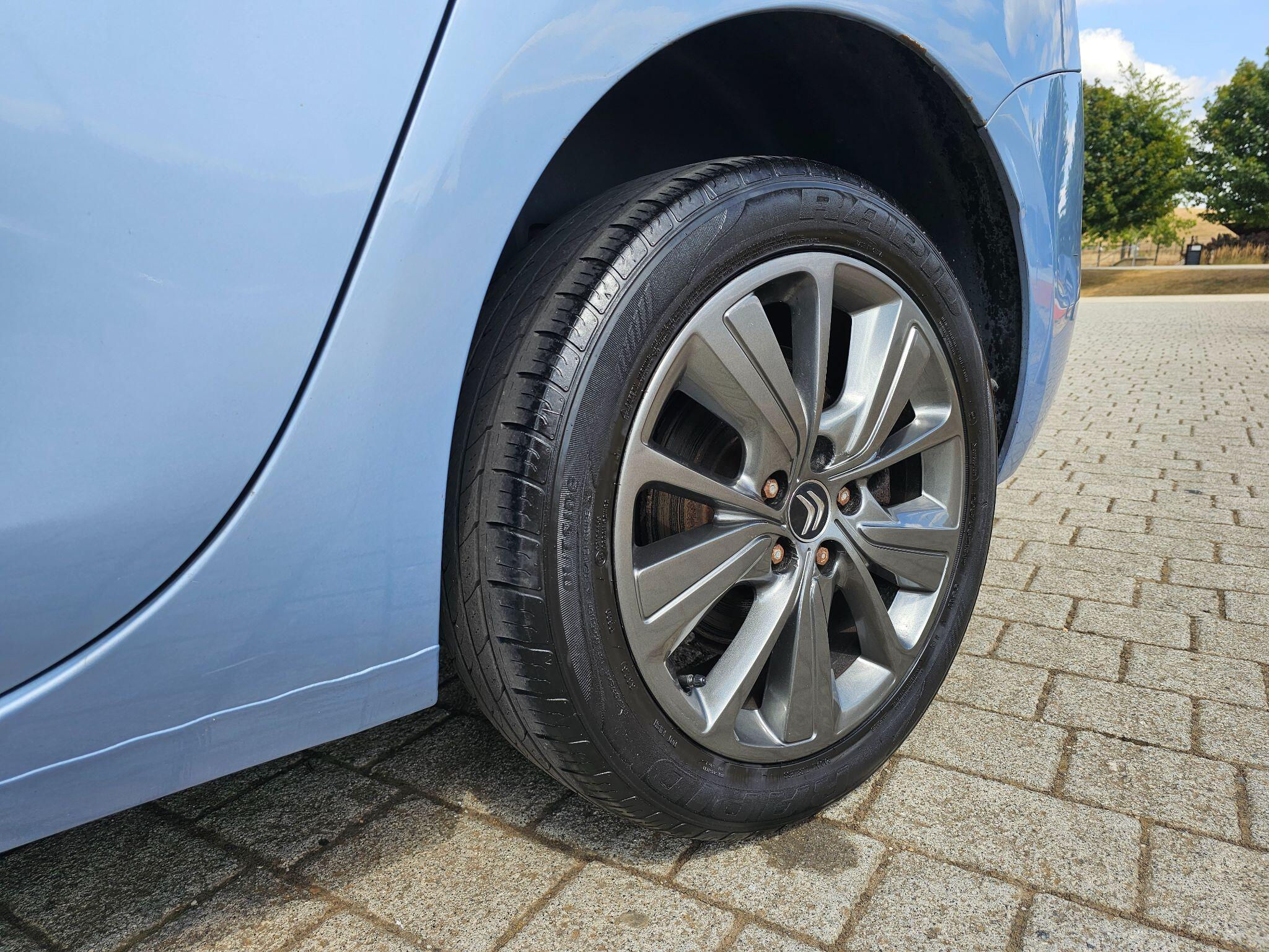 Citroen Grand C4 Picasso view 34
