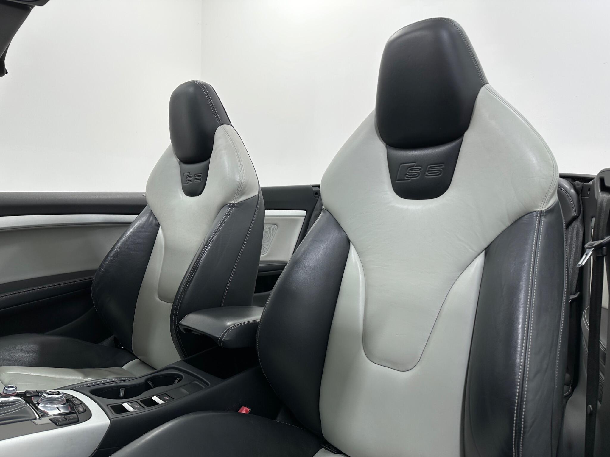 Audi S5 view 36