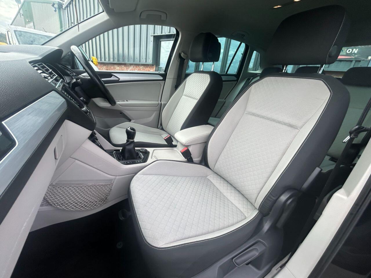 Volkswagen Tiguan view 13