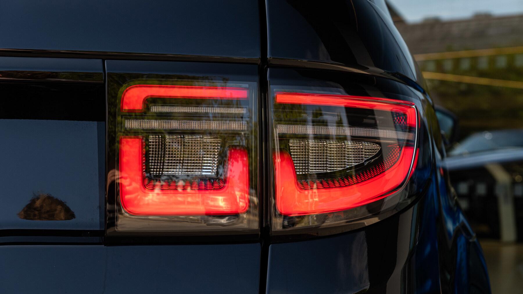 Land Rover Discovery Sport view 62
