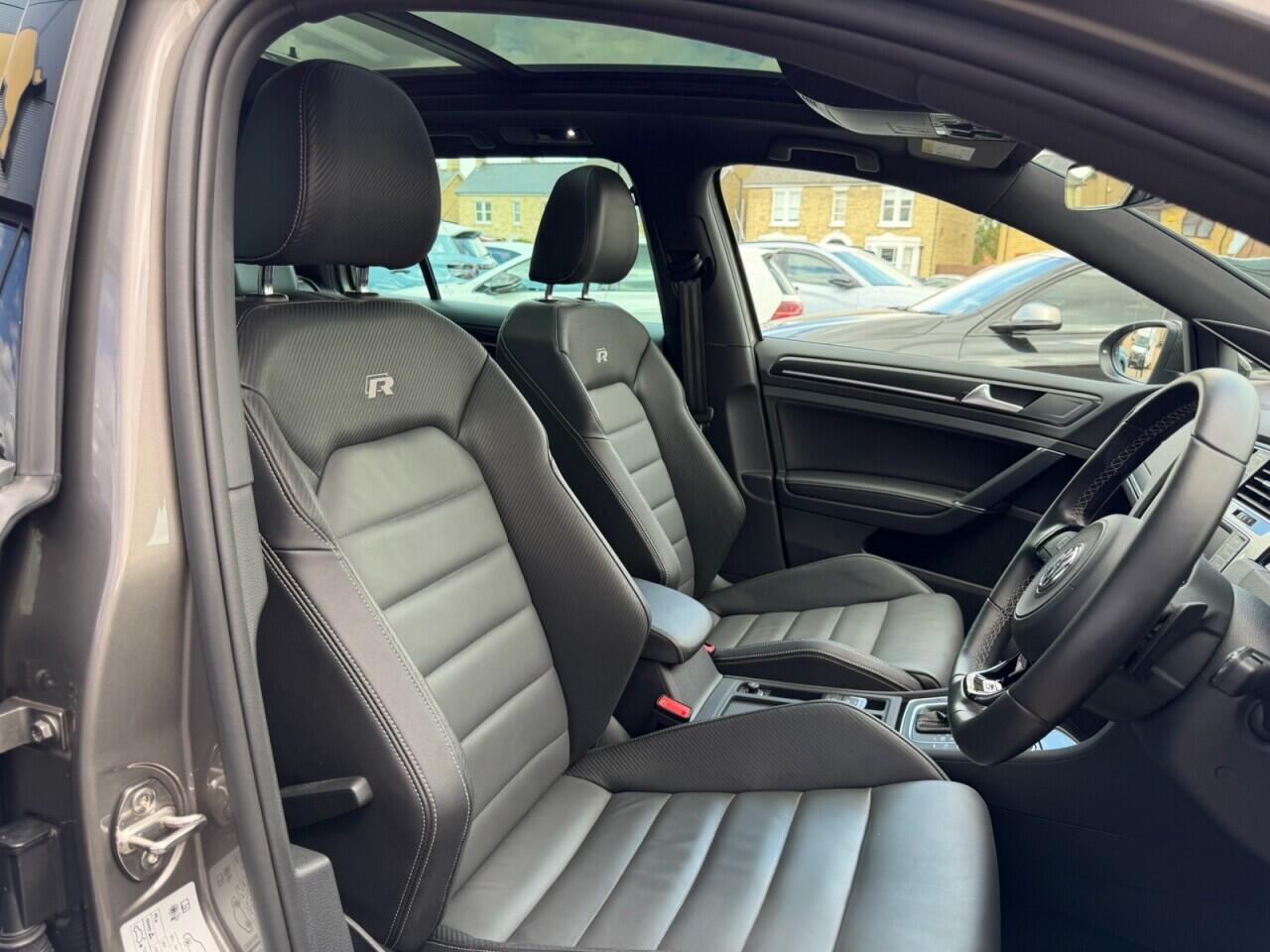 Volkswagen Golf view 25