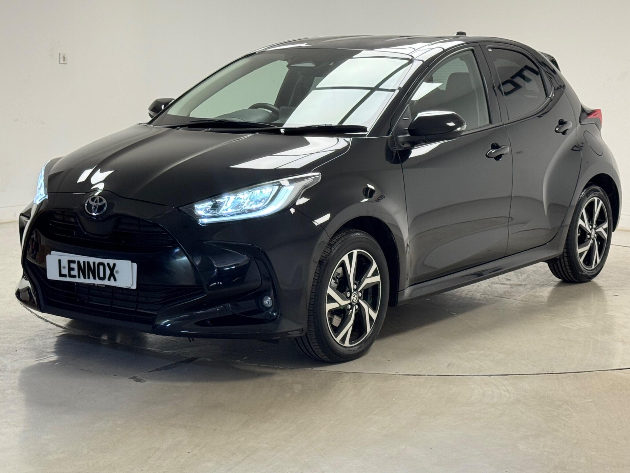Toyota Yaris view 3