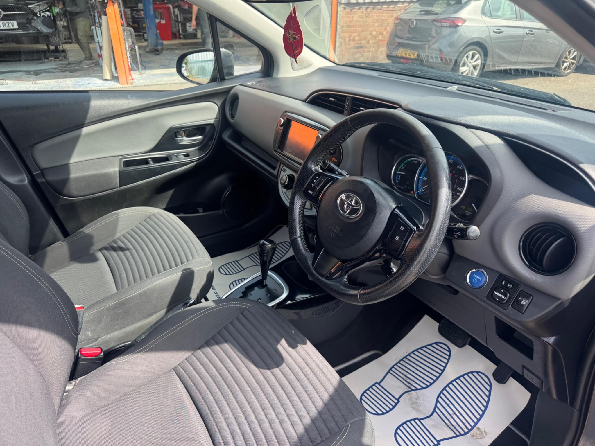 Toyota Yaris view 9