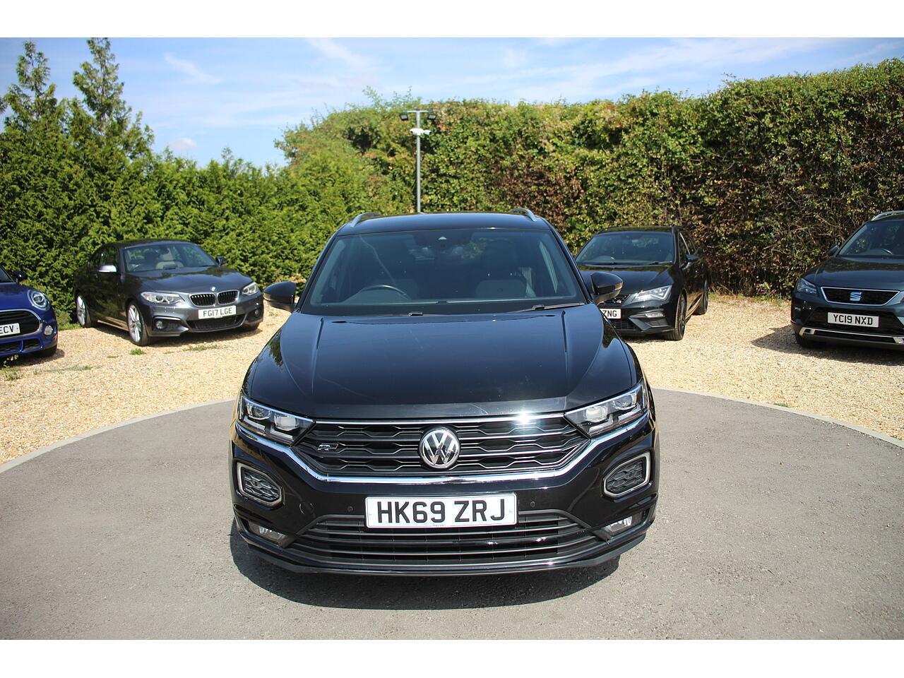 Volkswagen T-Roc view 3