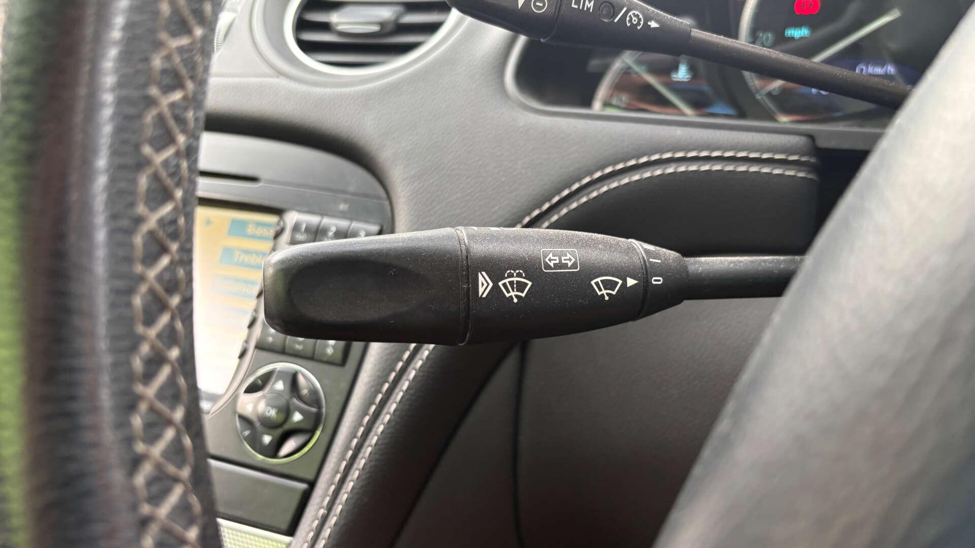 Mercedes-Benz SL view 23