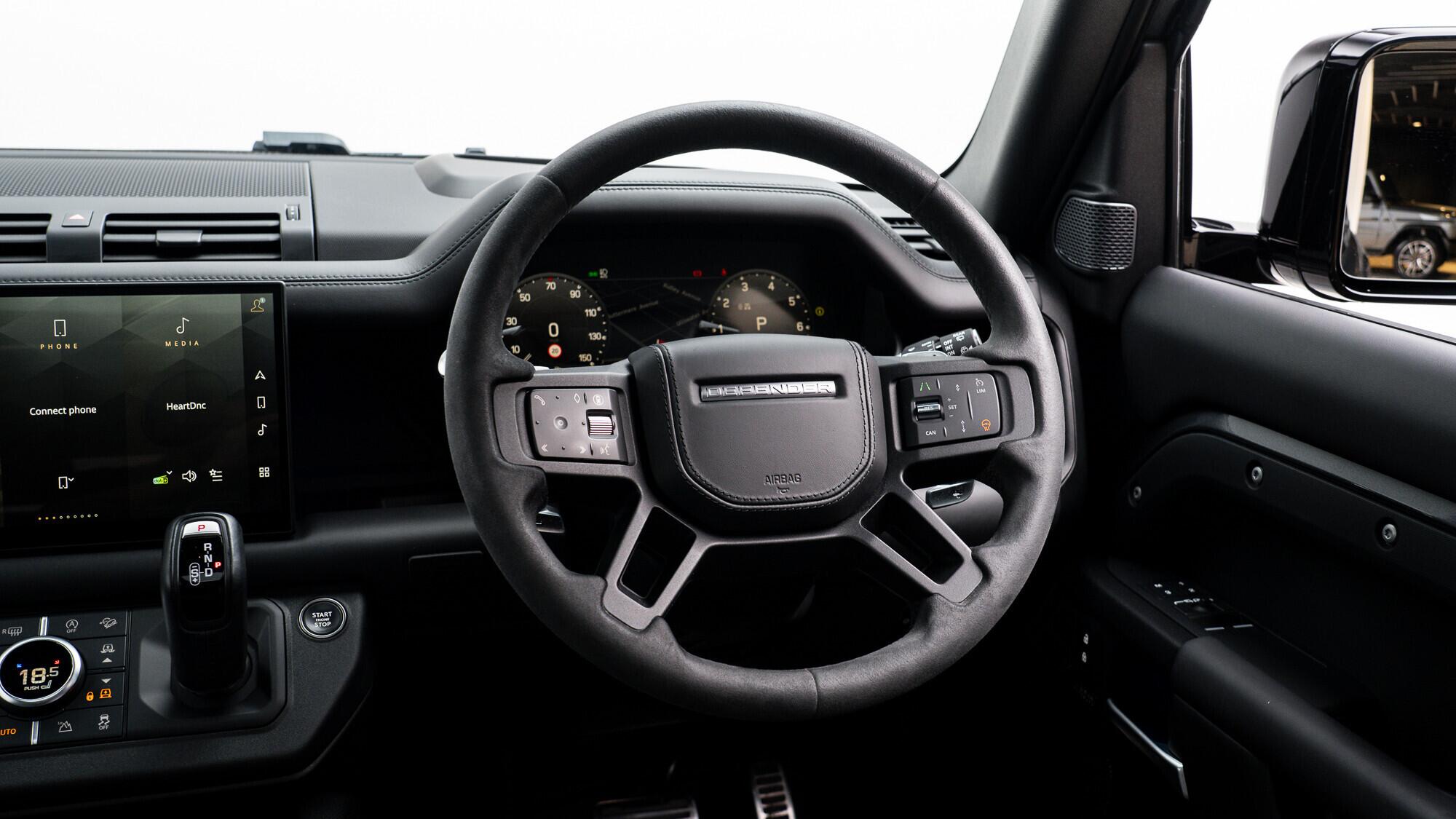 Land Rover Defender view 23