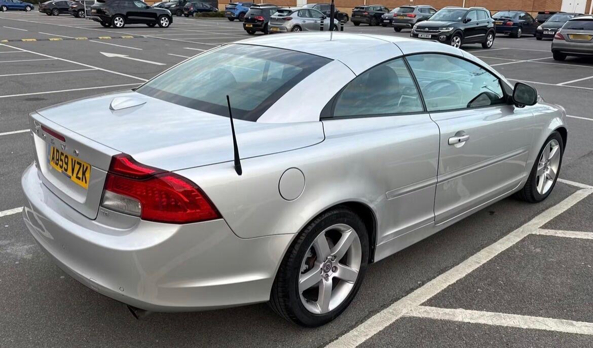 2010 Volvo C70 2.5 T5 SE Lux Geartronic 2dr image 8
