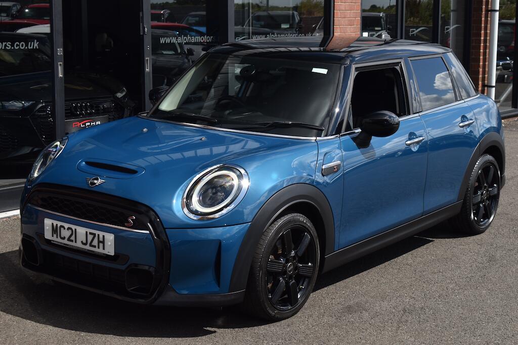 Mini Cooper view 18