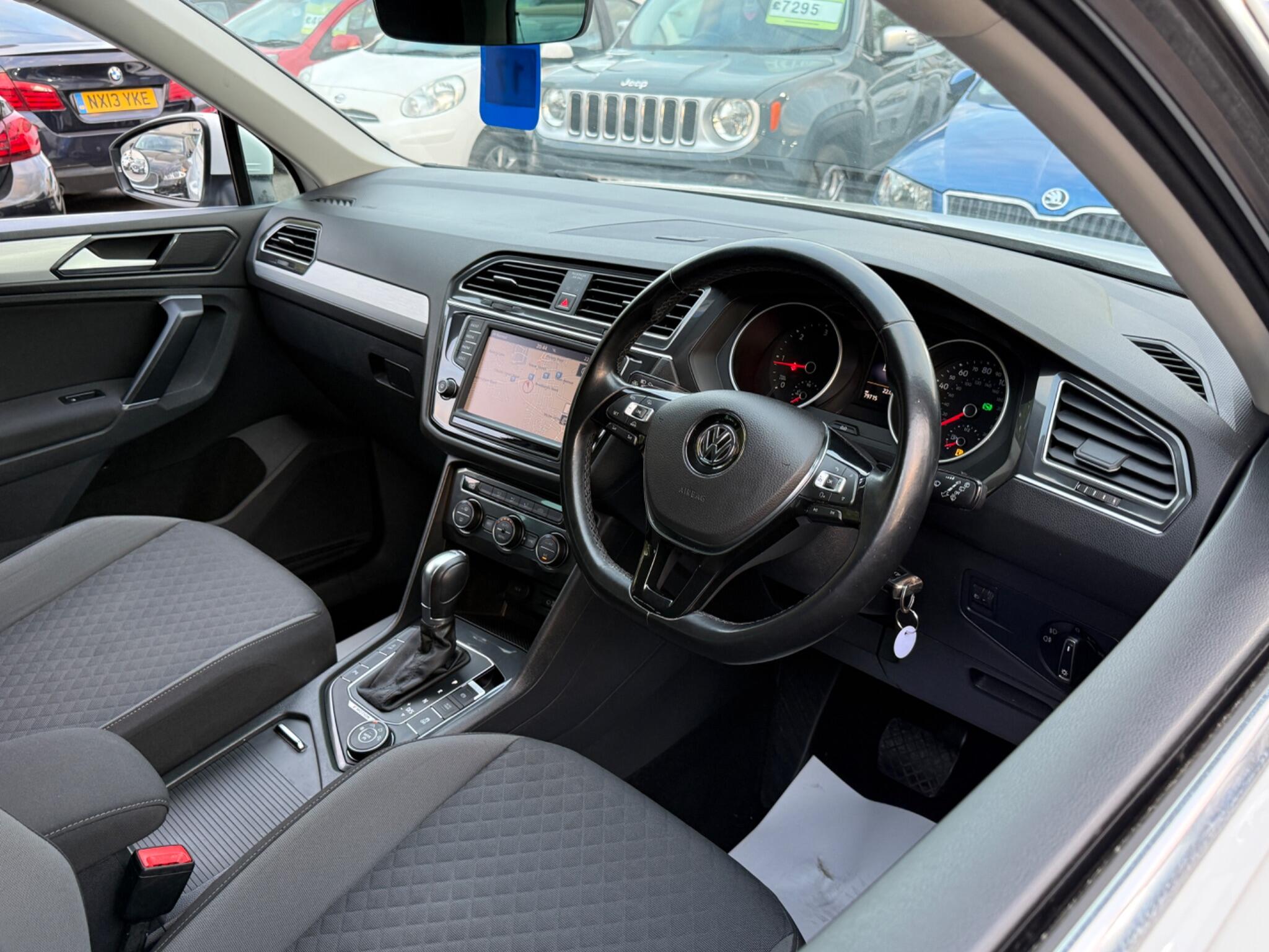 Volkswagen Tiguan - Image 46