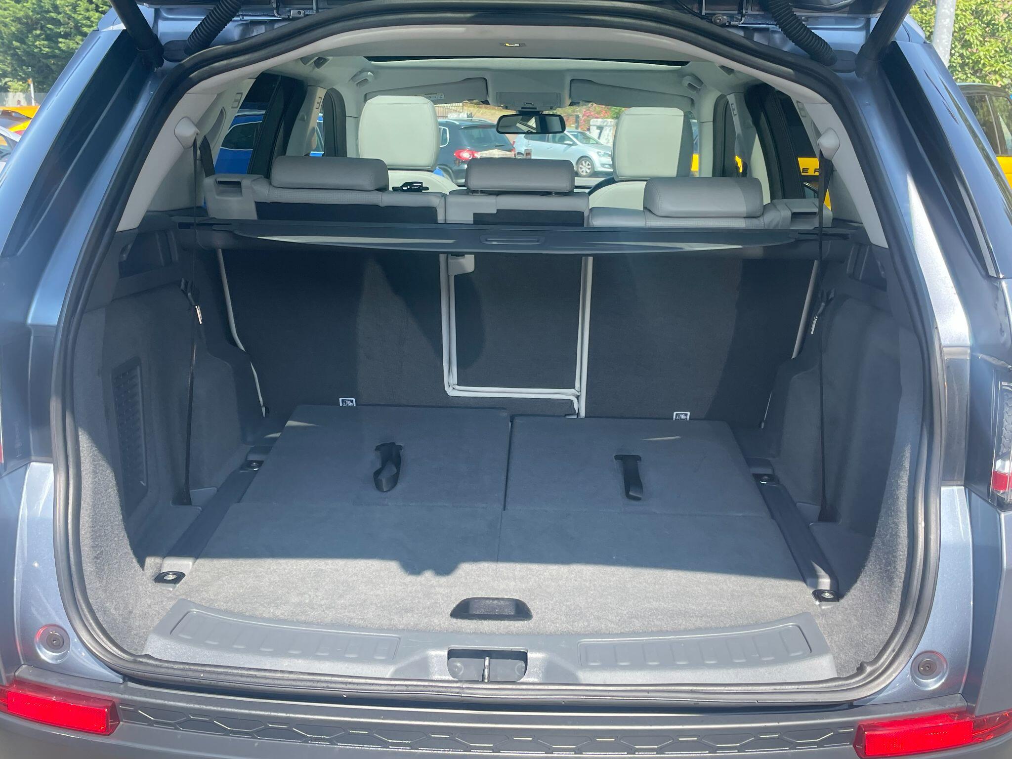 Land Rover Discovery Sport view 19