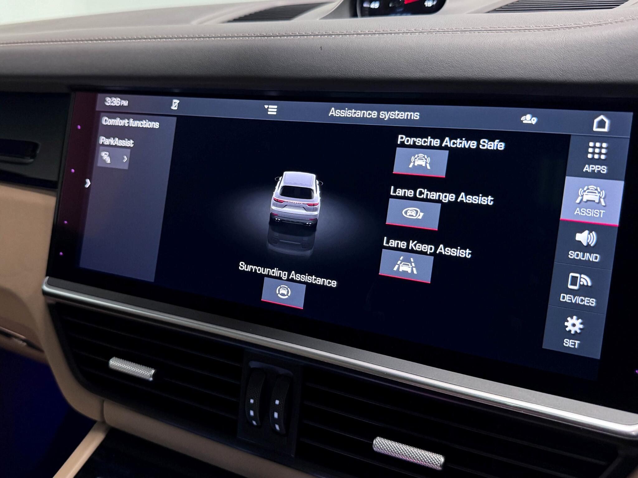 Porsche Cayenne view 67