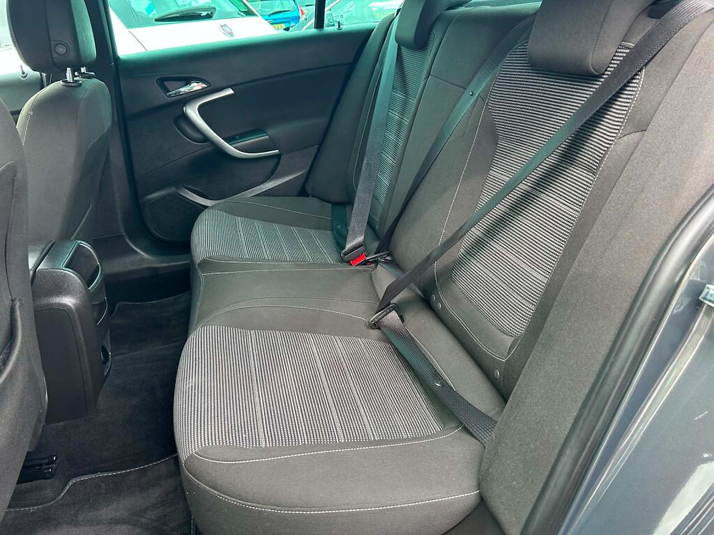 Vauxhall Insignia view 13