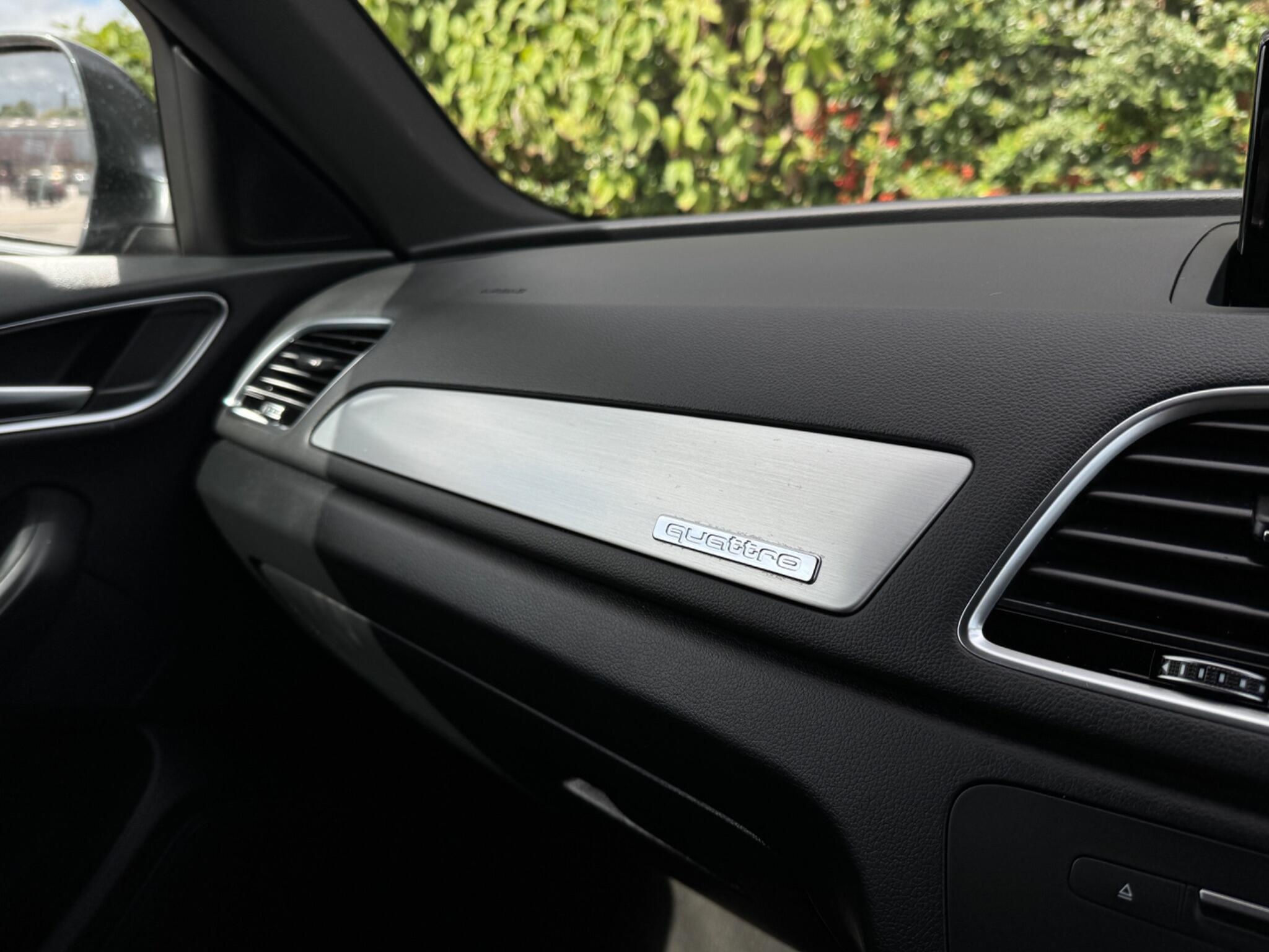 Audi Q3 view 48