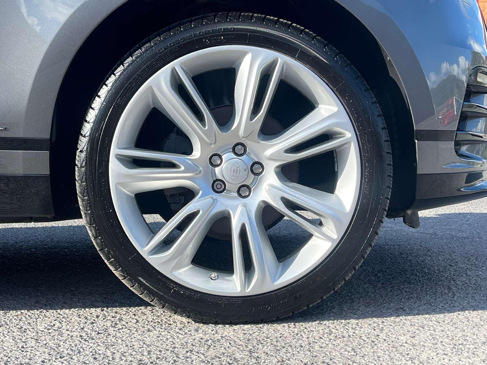 Land Rover Range Rover Velar view 25