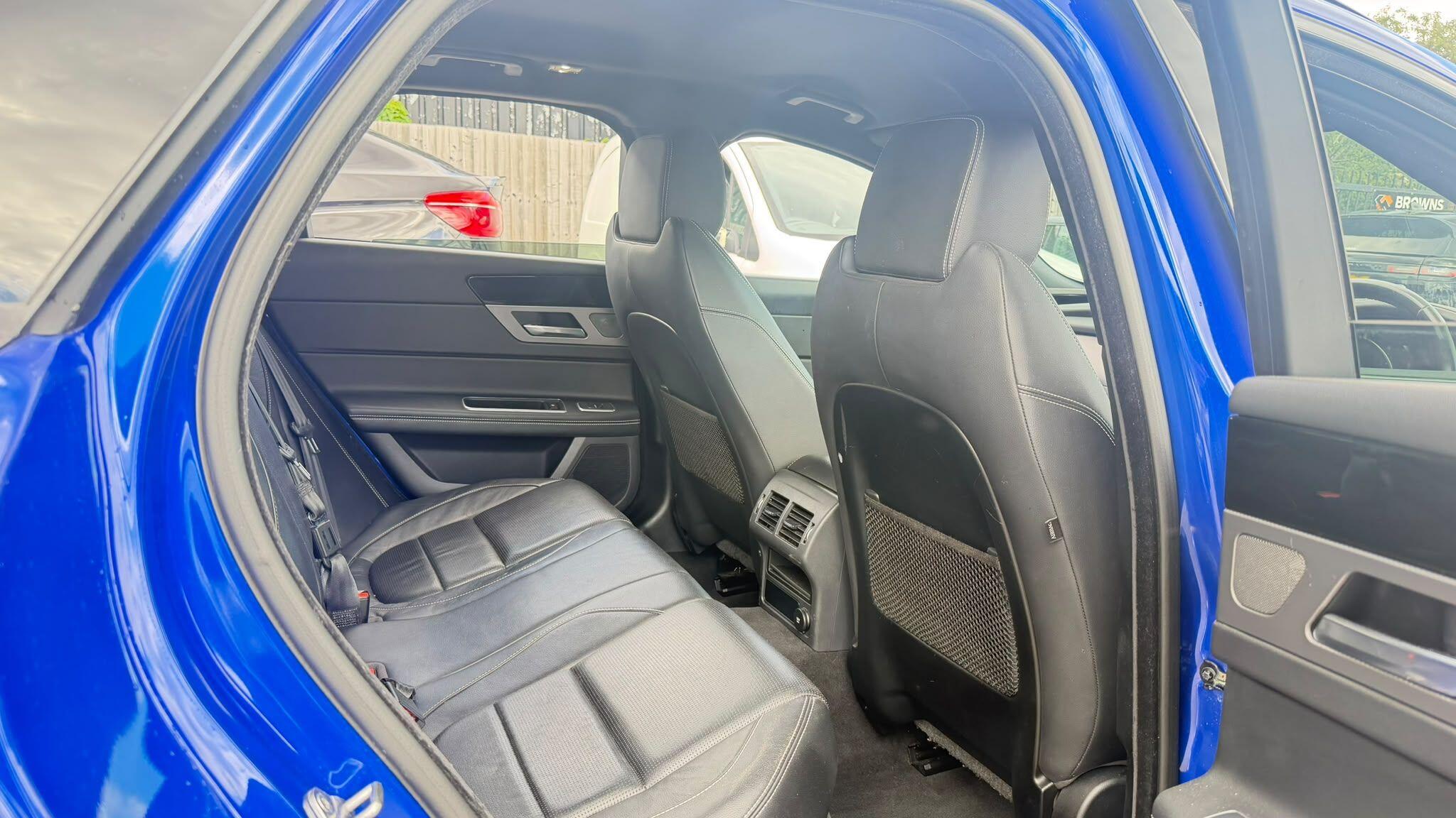 Jaguar XF view 14