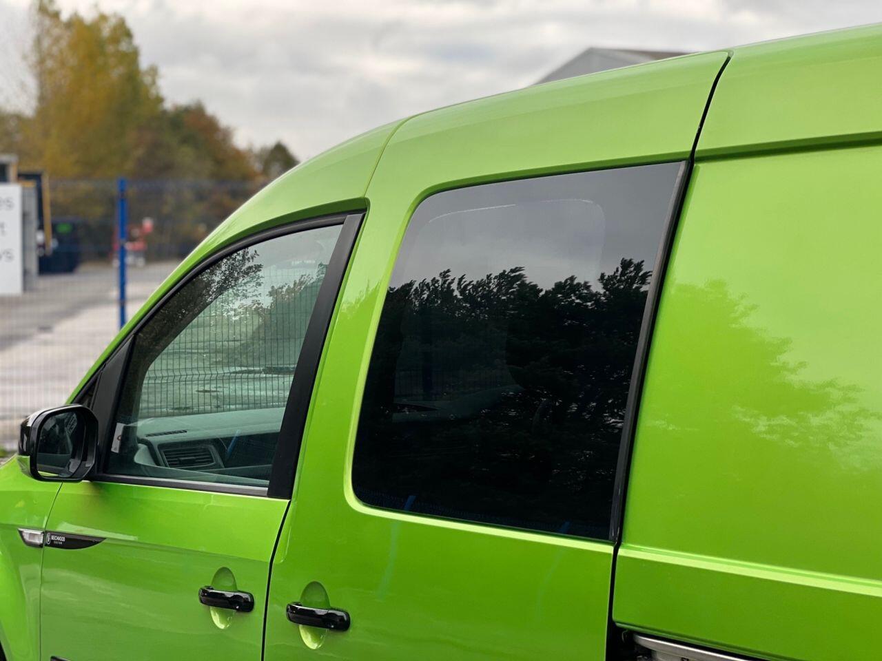 Volkswagen Caddy Maxi view 18
