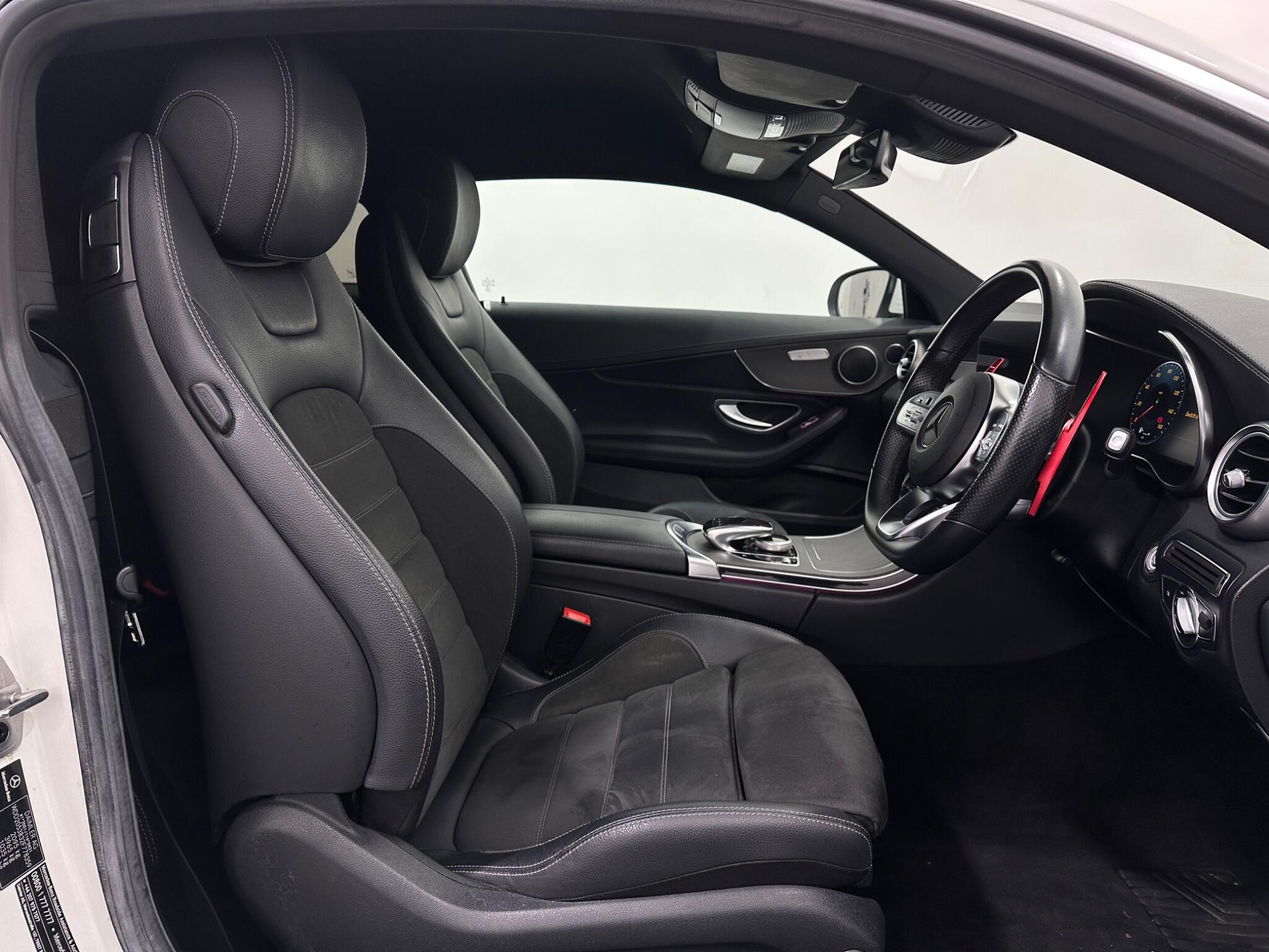 Mercedes-Benz C-Class view 32