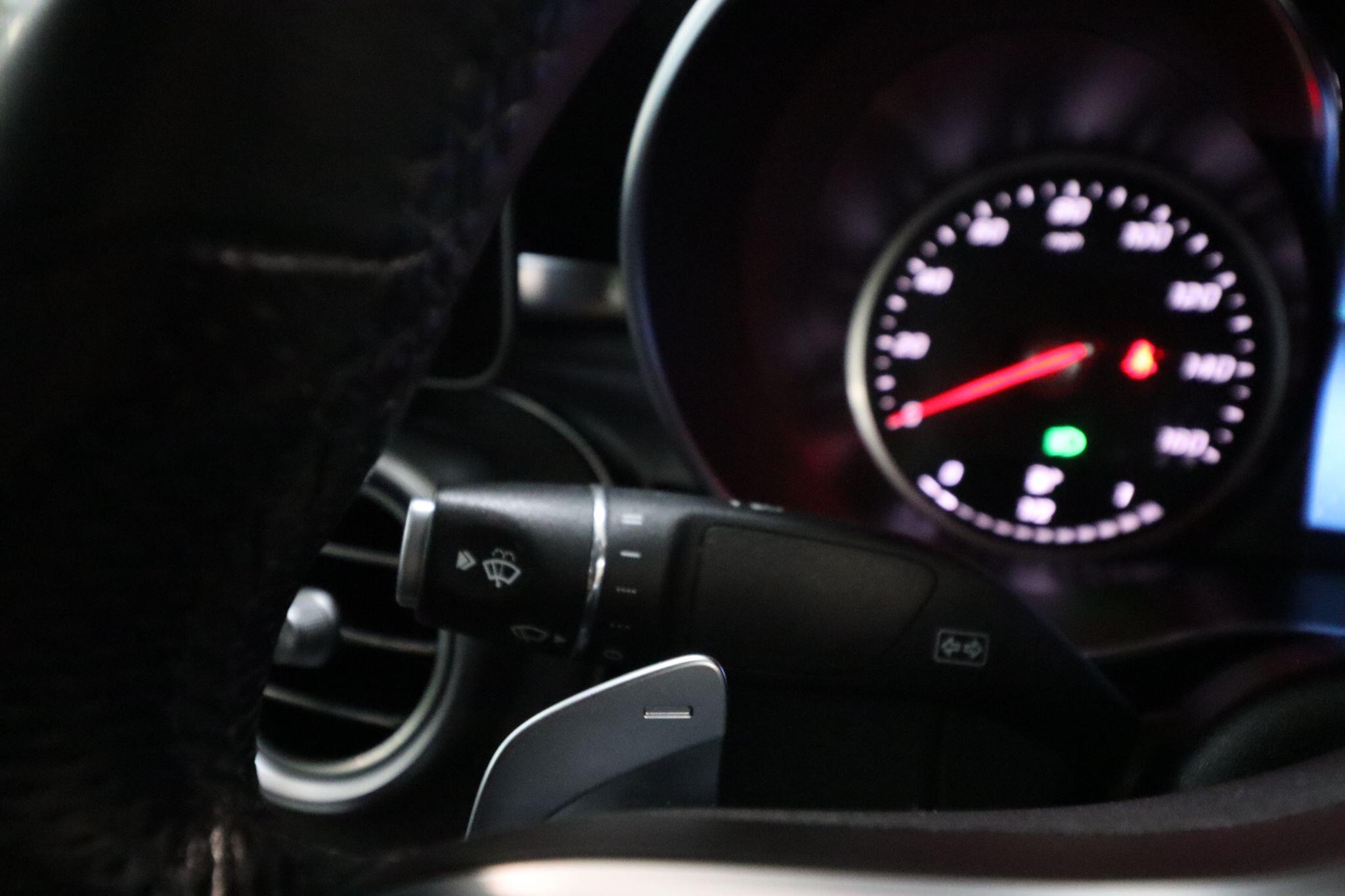 Mercedes-Benz GLC view 38