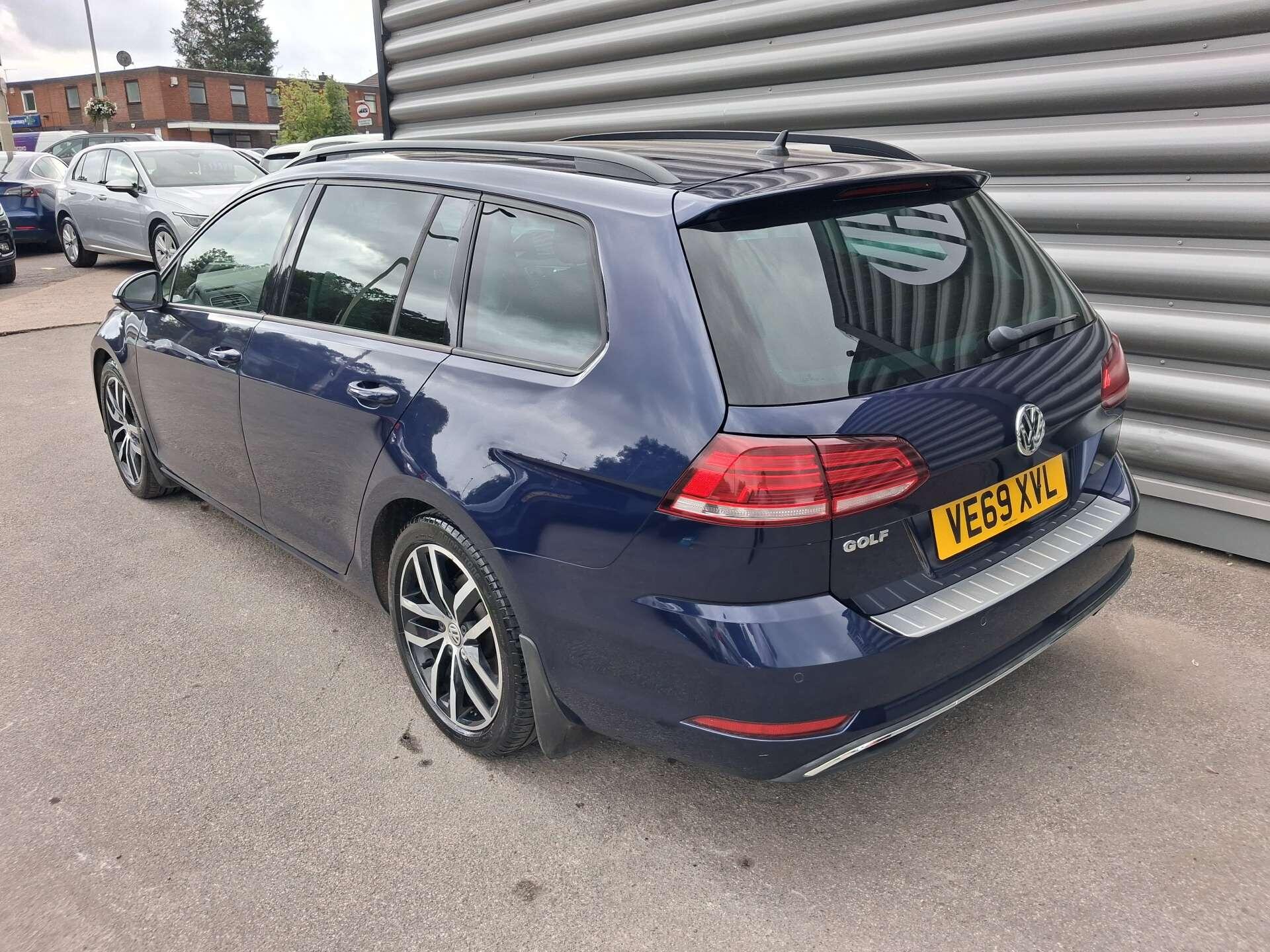 Volkswagen Golf view 13