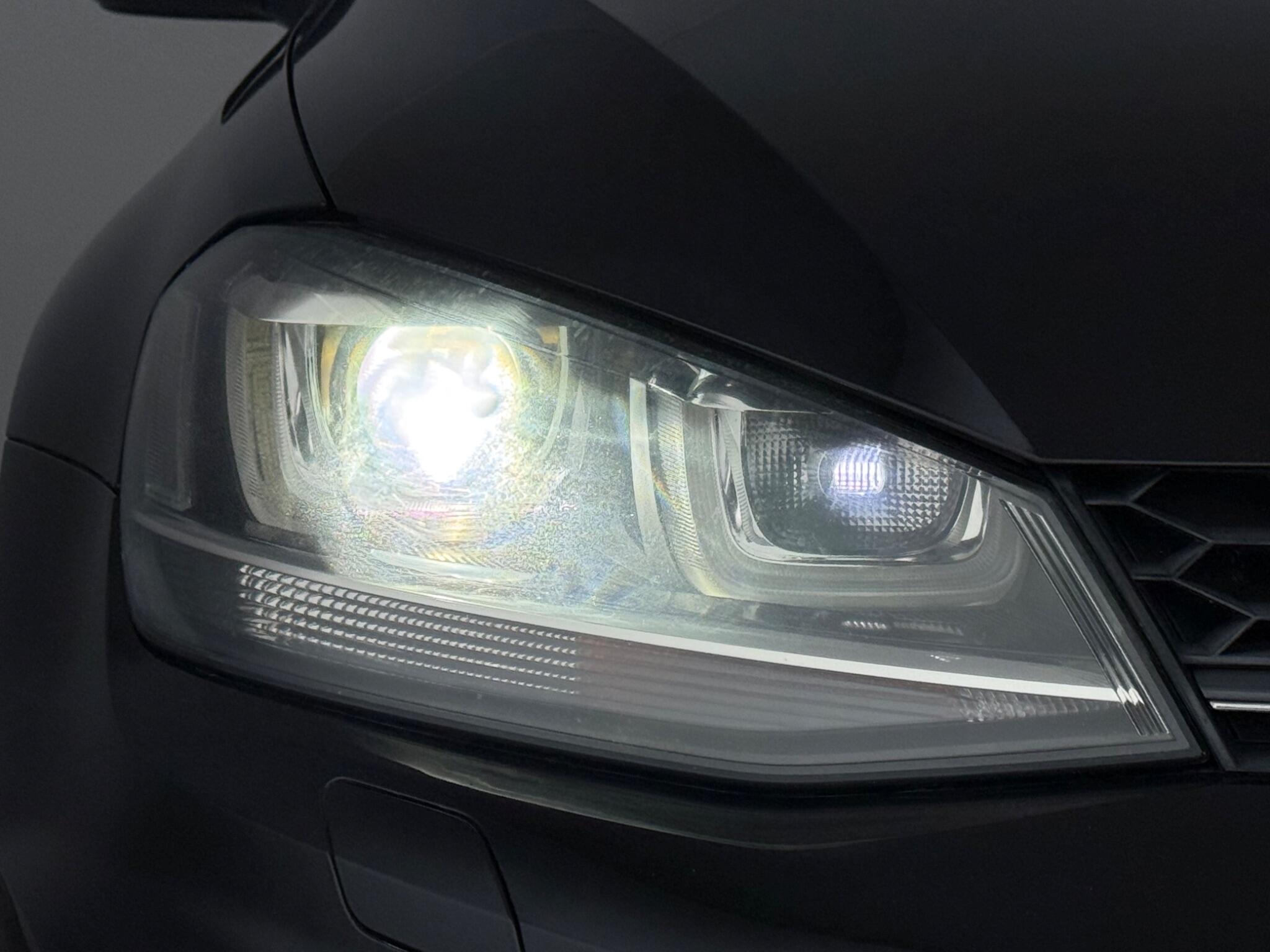 Volkswagen Golf view 4